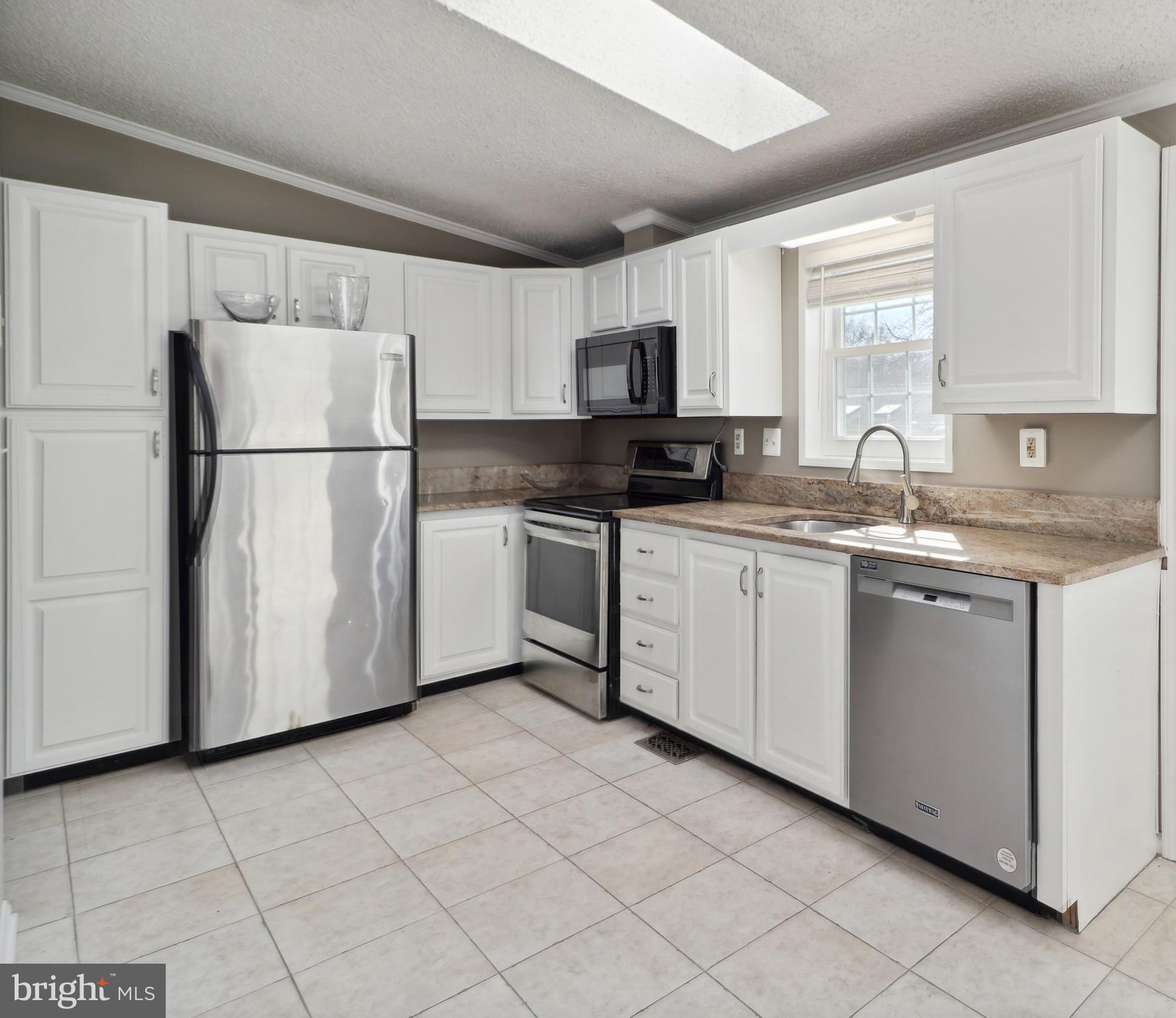 SIGNAL HILL - Residential