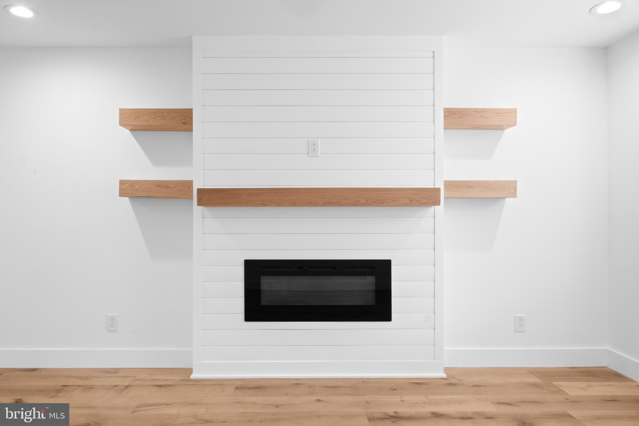 EAST KENSINGTON - Residential