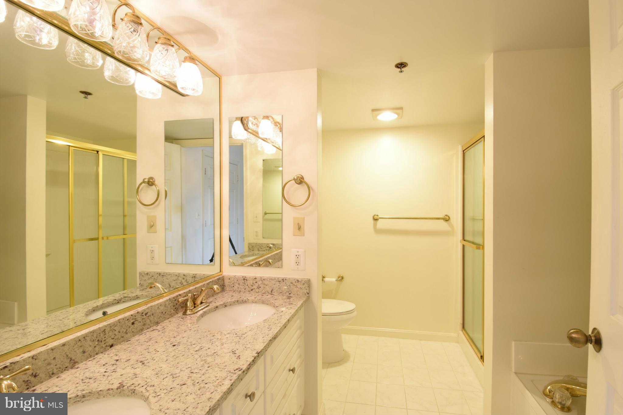 CARLYLE TOWERS - Residential Lease