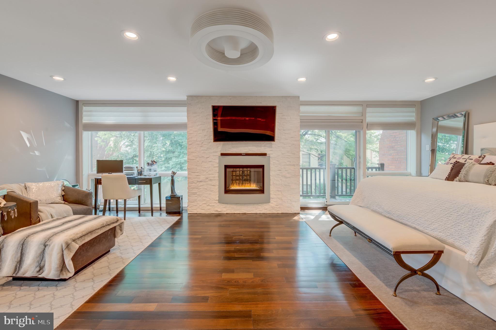 SOCIETY HILL - Residential