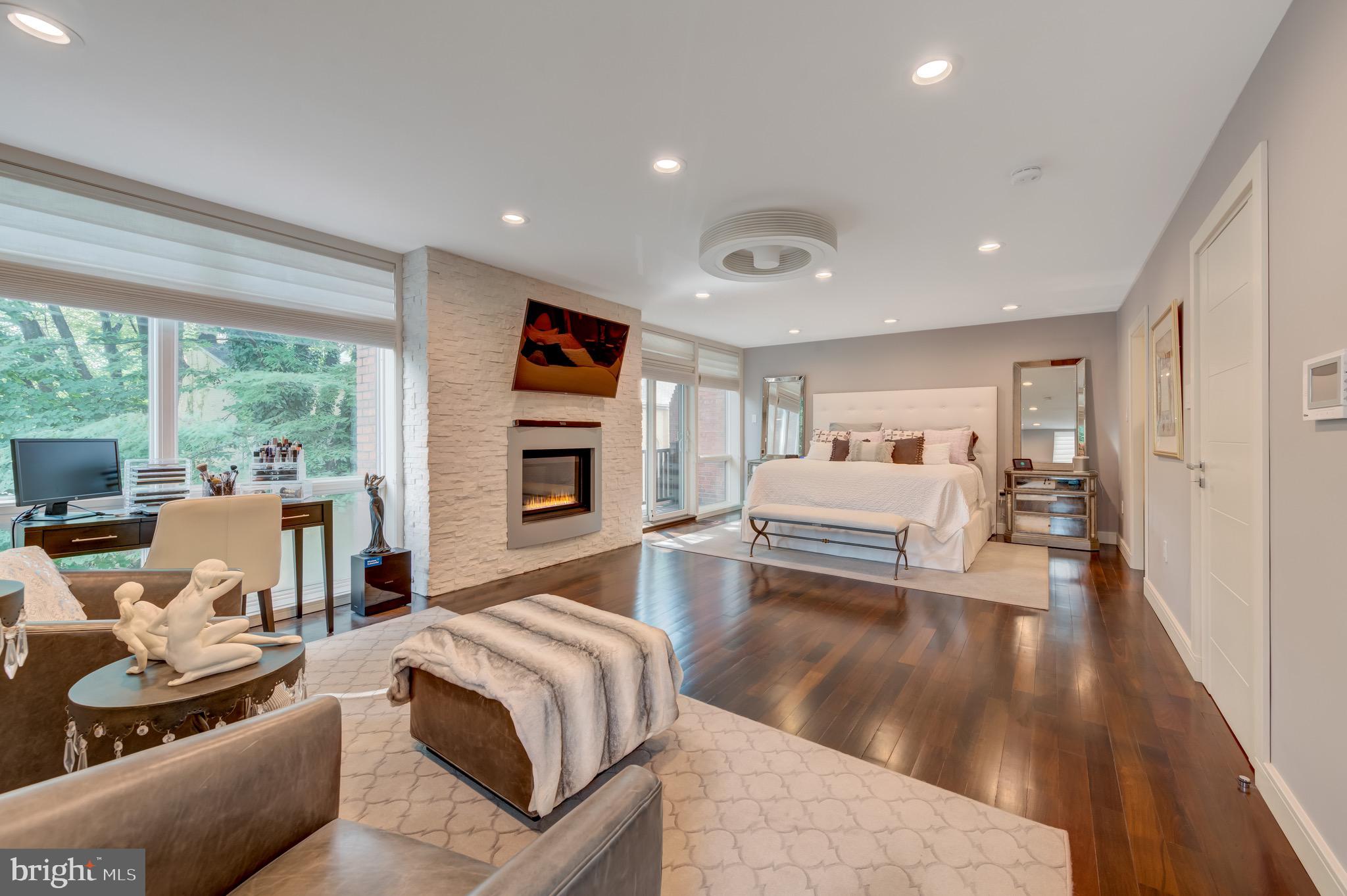 SOCIETY HILL - Residential