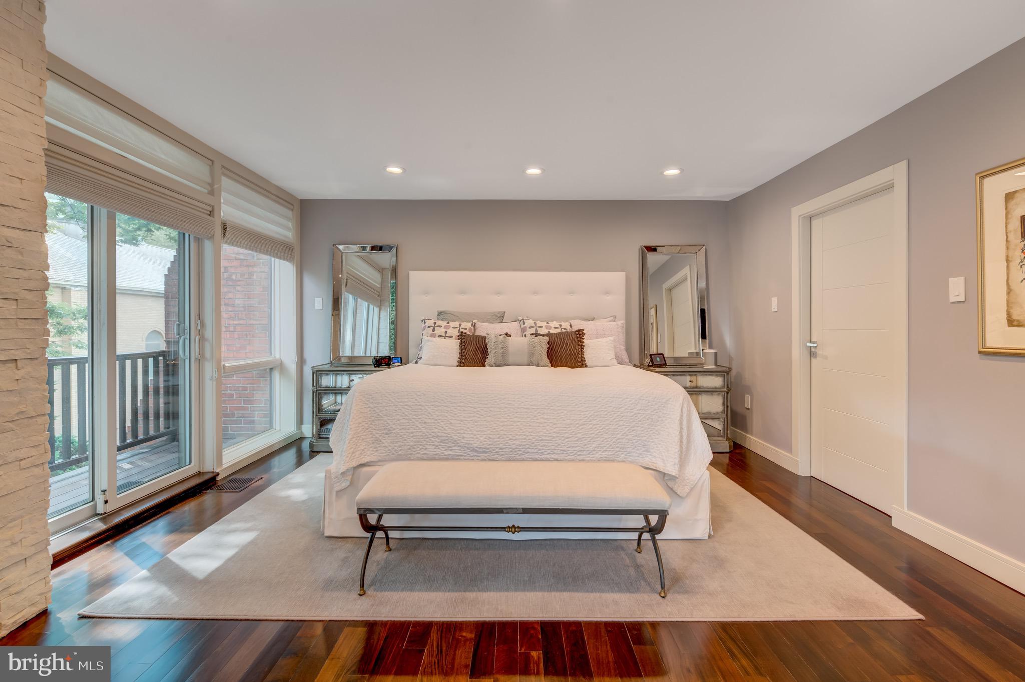 SOCIETY HILL - Residential