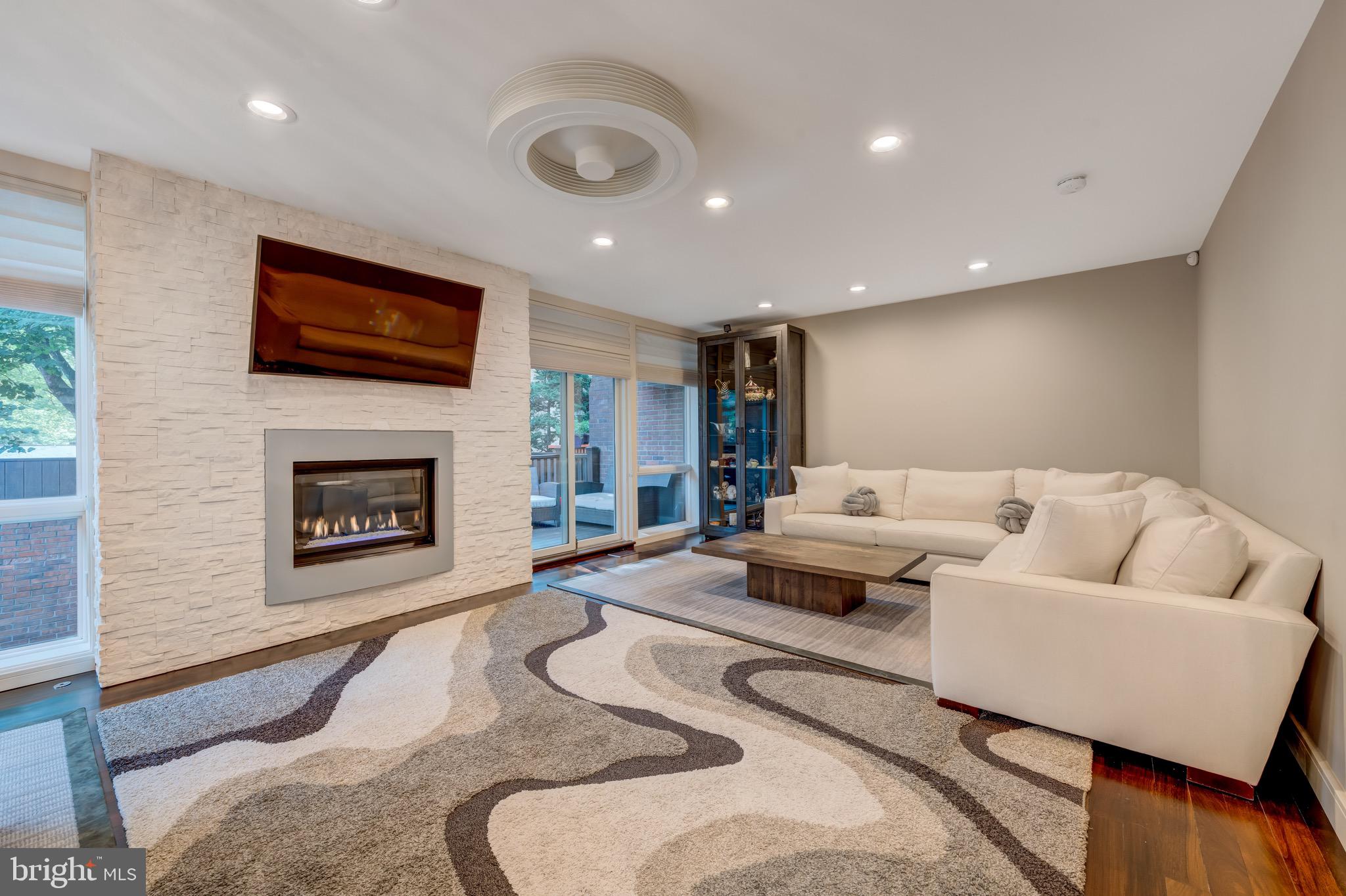 SOCIETY HILL - Residential