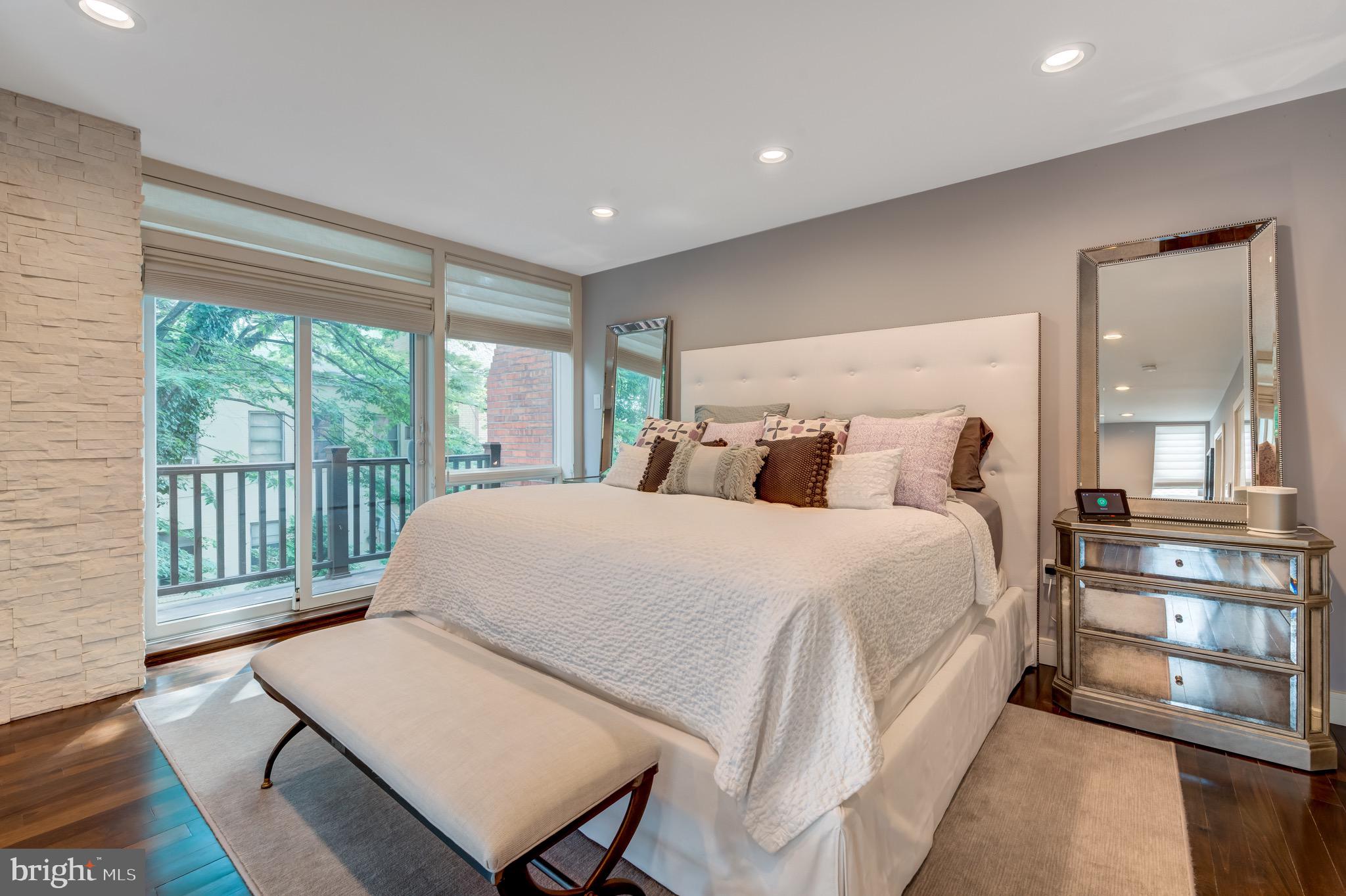 SOCIETY HILL - Residential