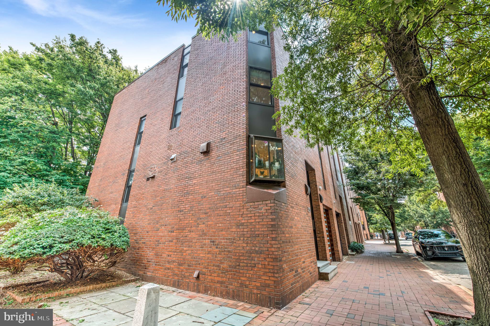 SOCIETY HILL - Residential