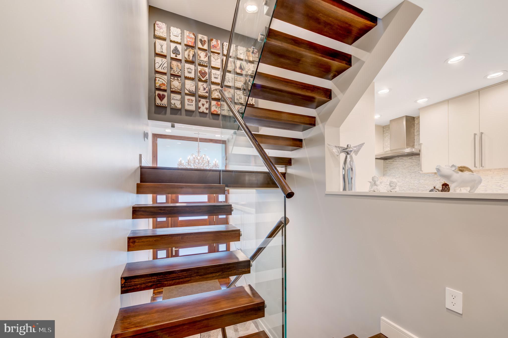 SOCIETY HILL - Residential