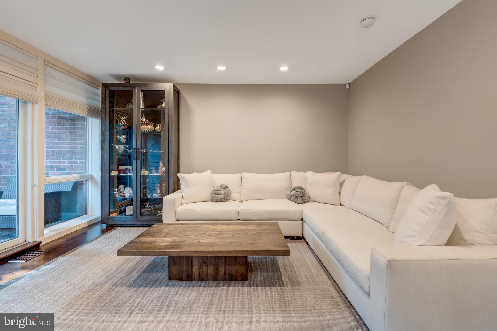 SOCIETY HILL - Residential