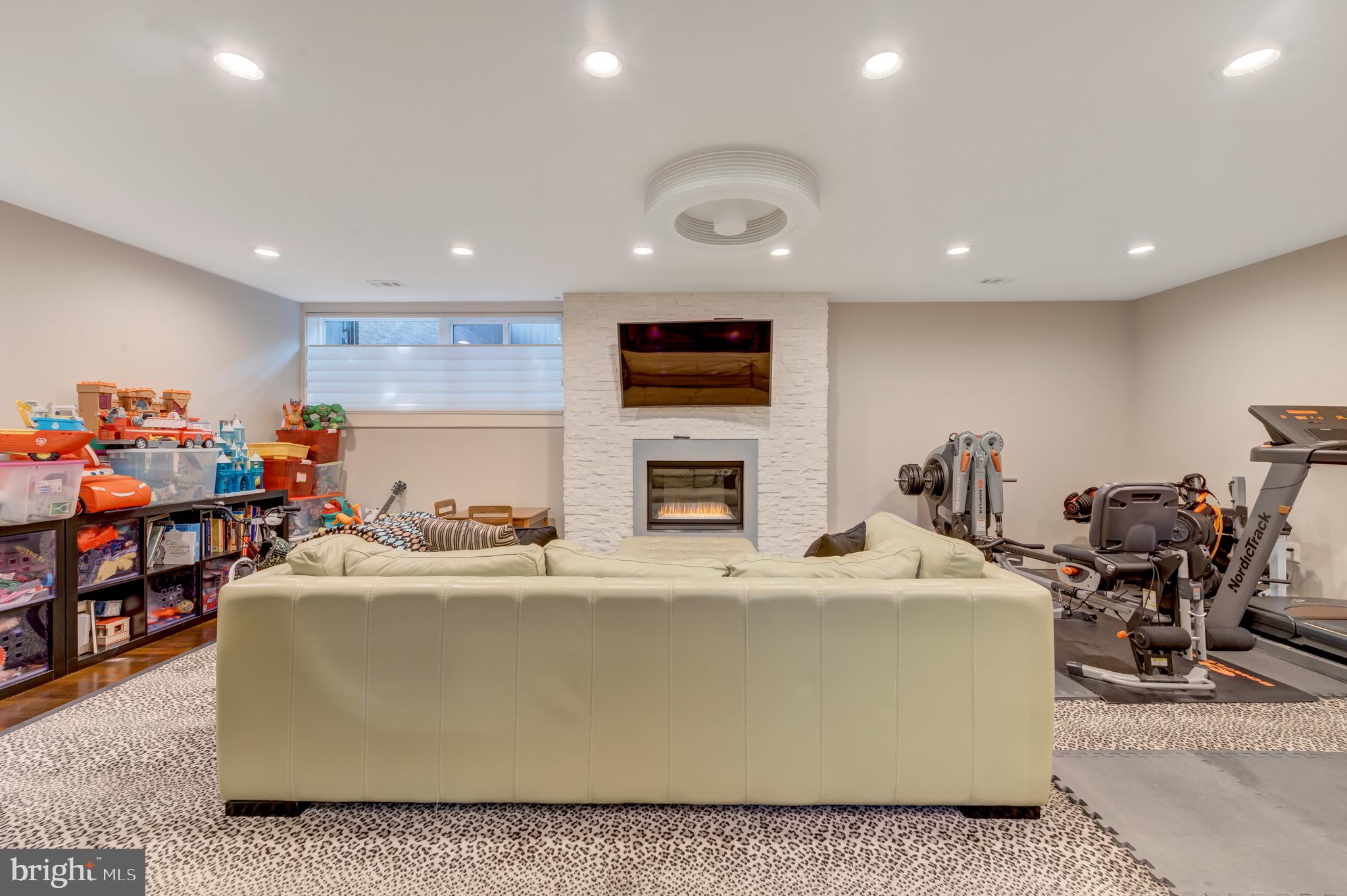 SOCIETY HILL - Residential