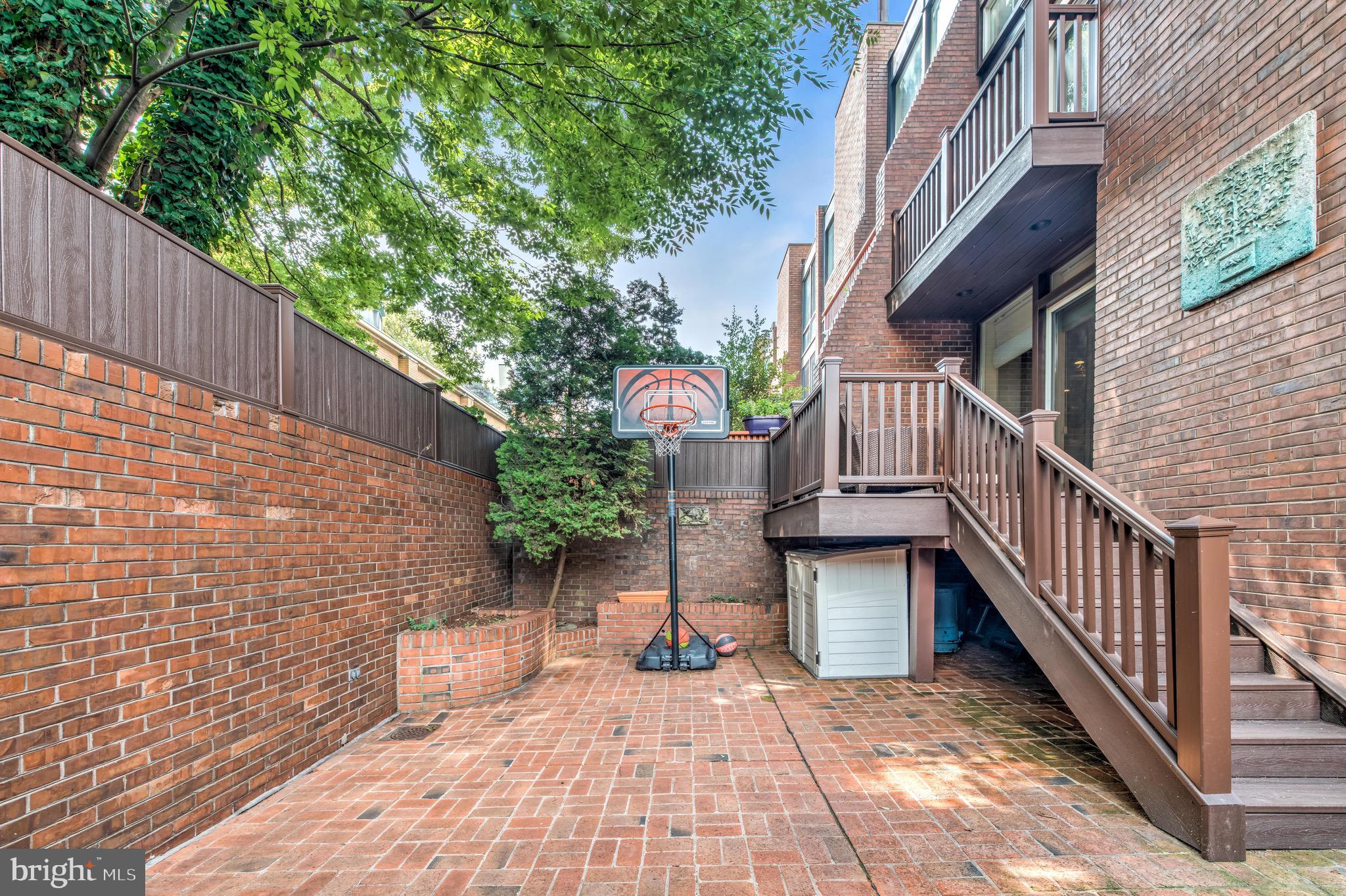 SOCIETY HILL - Residential