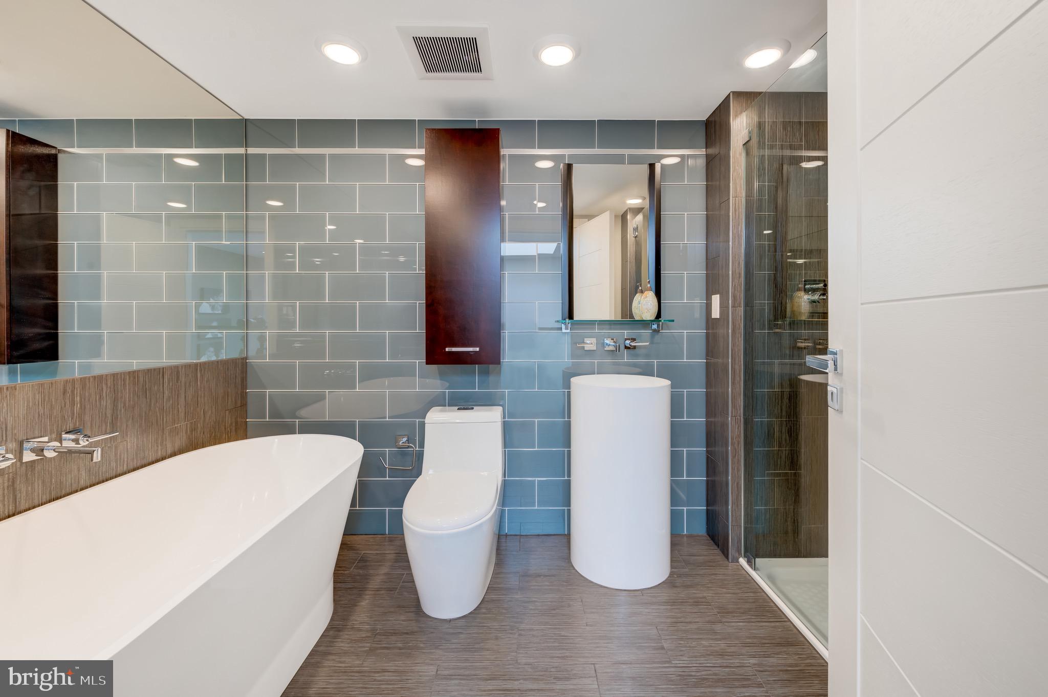 SOCIETY HILL - Residential