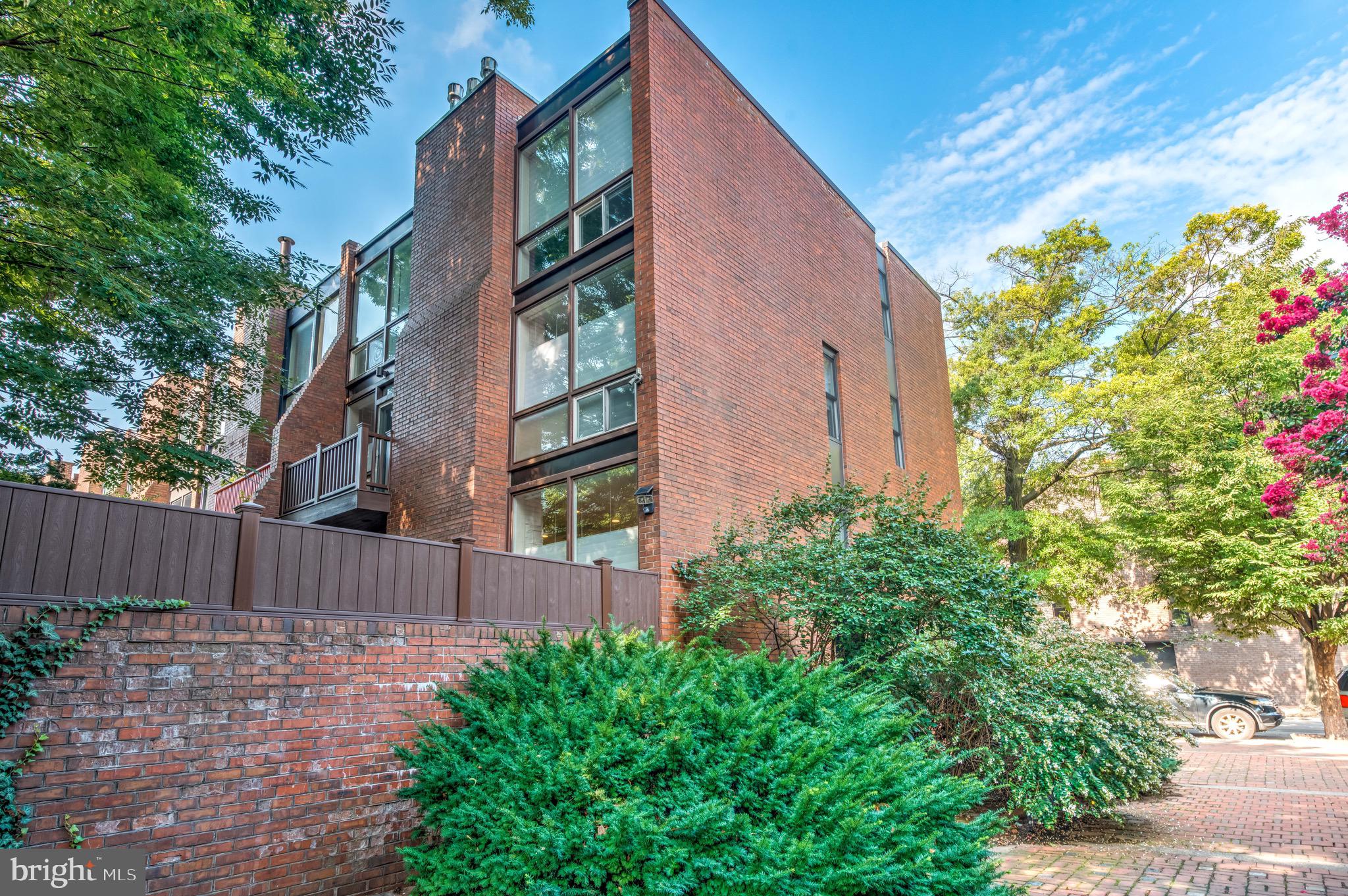 SOCIETY HILL - Residential