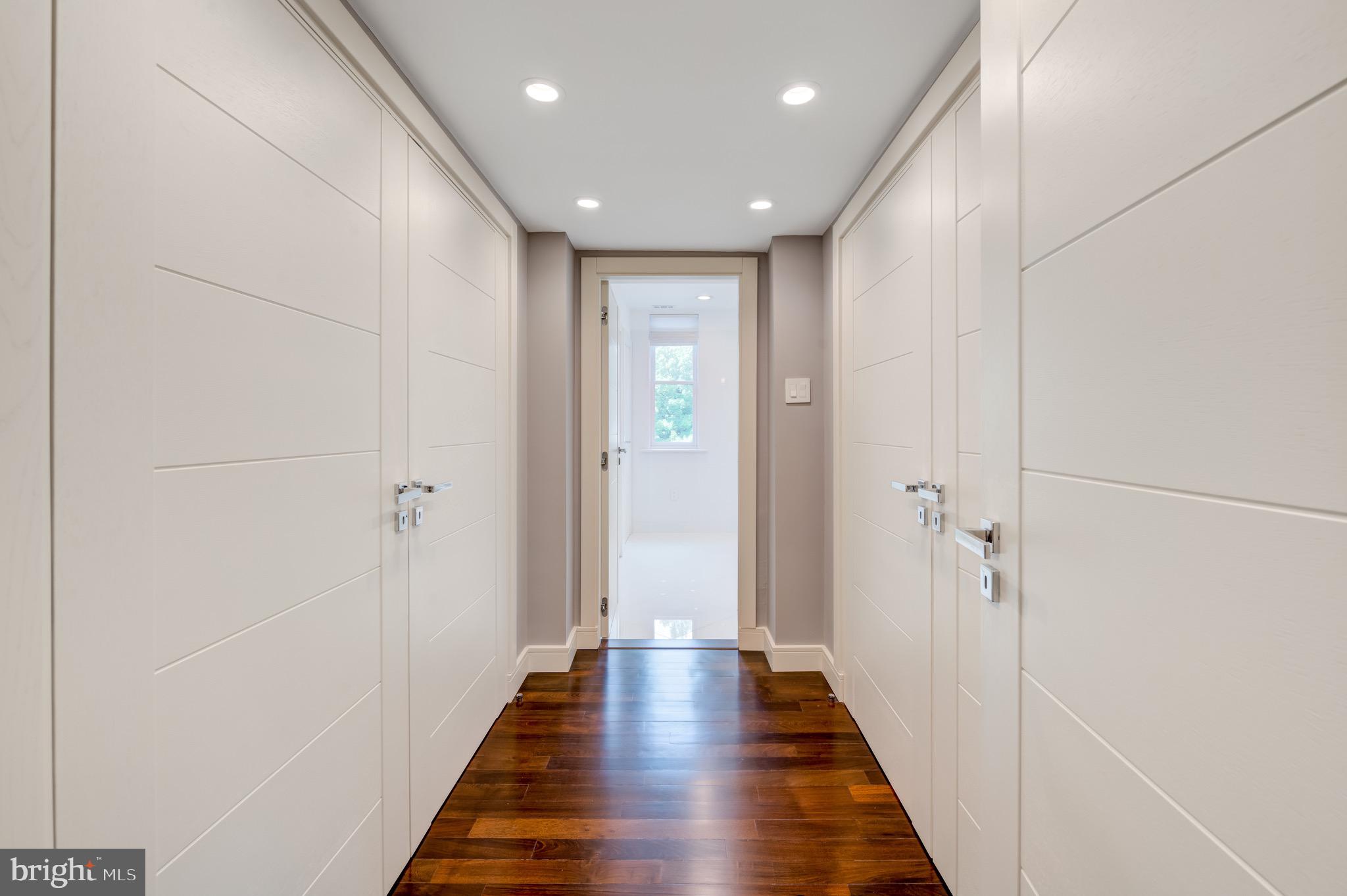 SOCIETY HILL - Residential