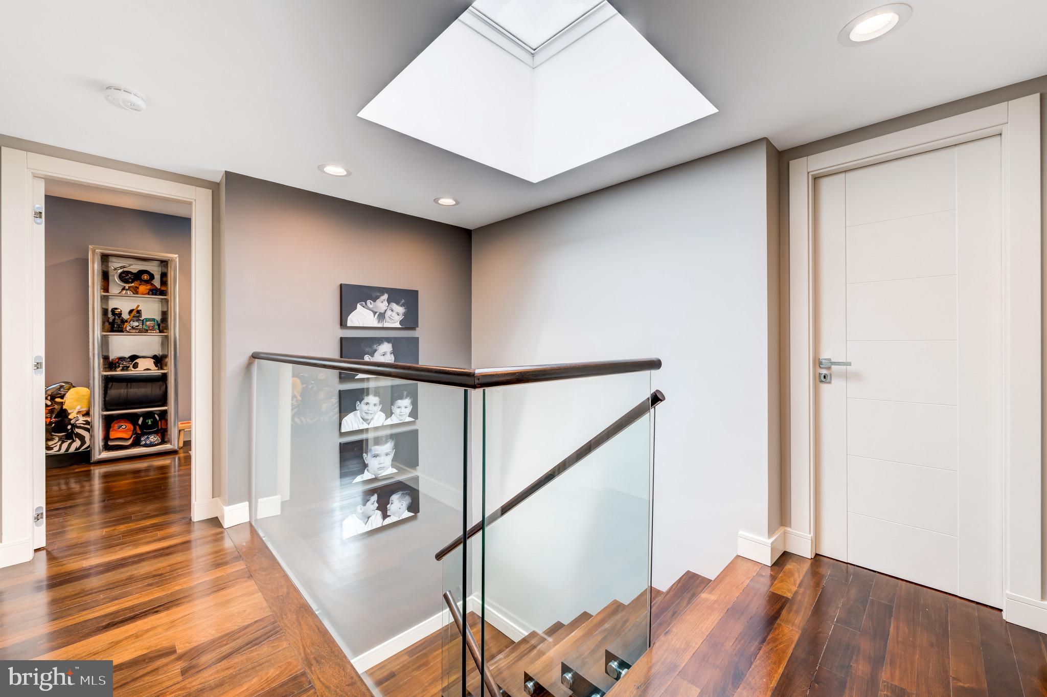 SOCIETY HILL - Residential