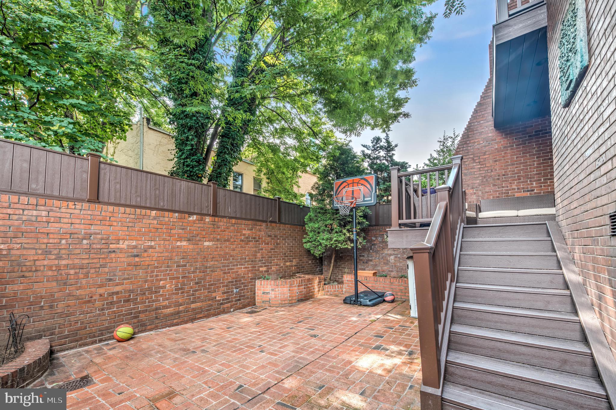 SOCIETY HILL - Residential