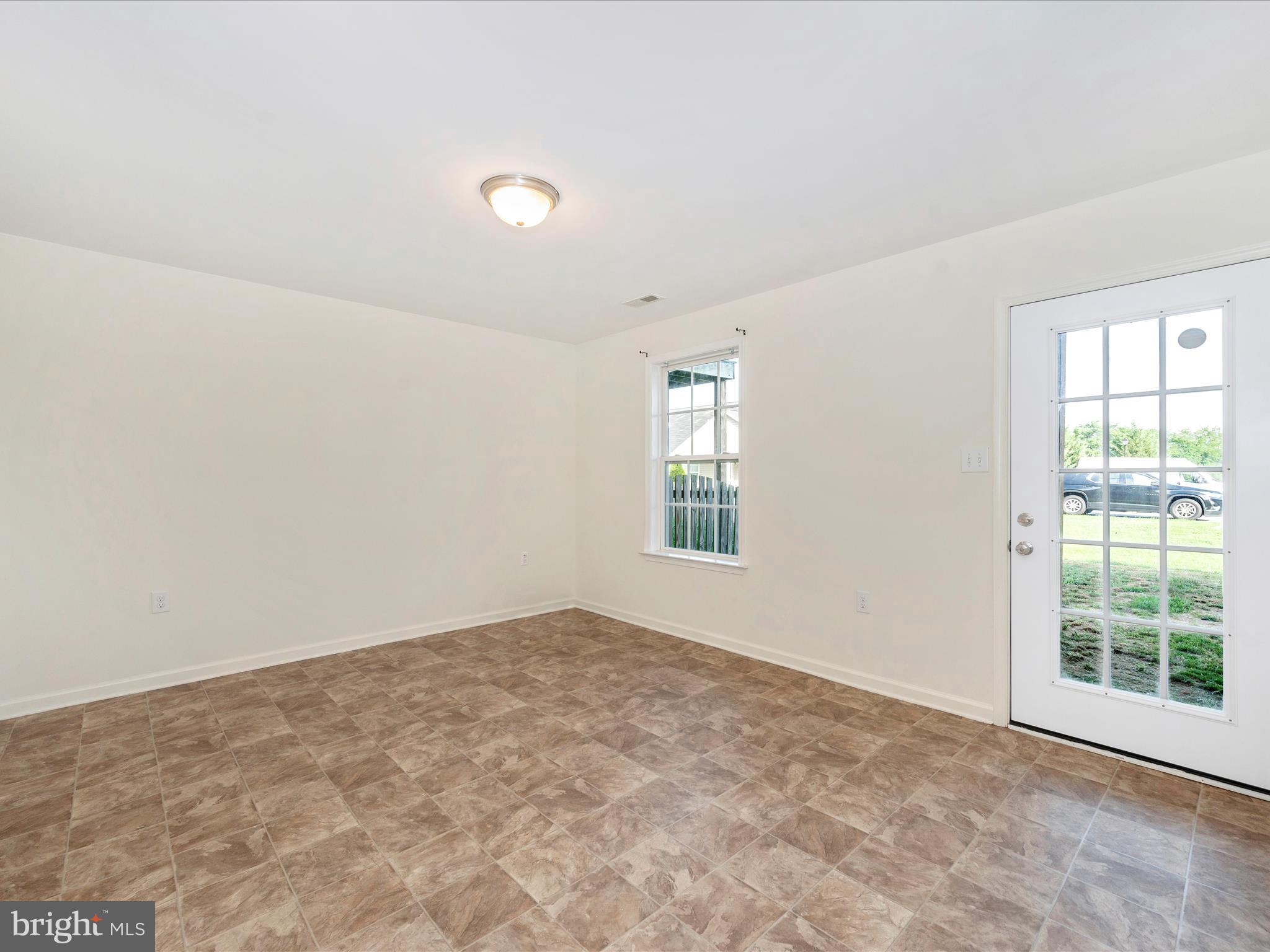 HAMMONDS MILL - Residential Lease