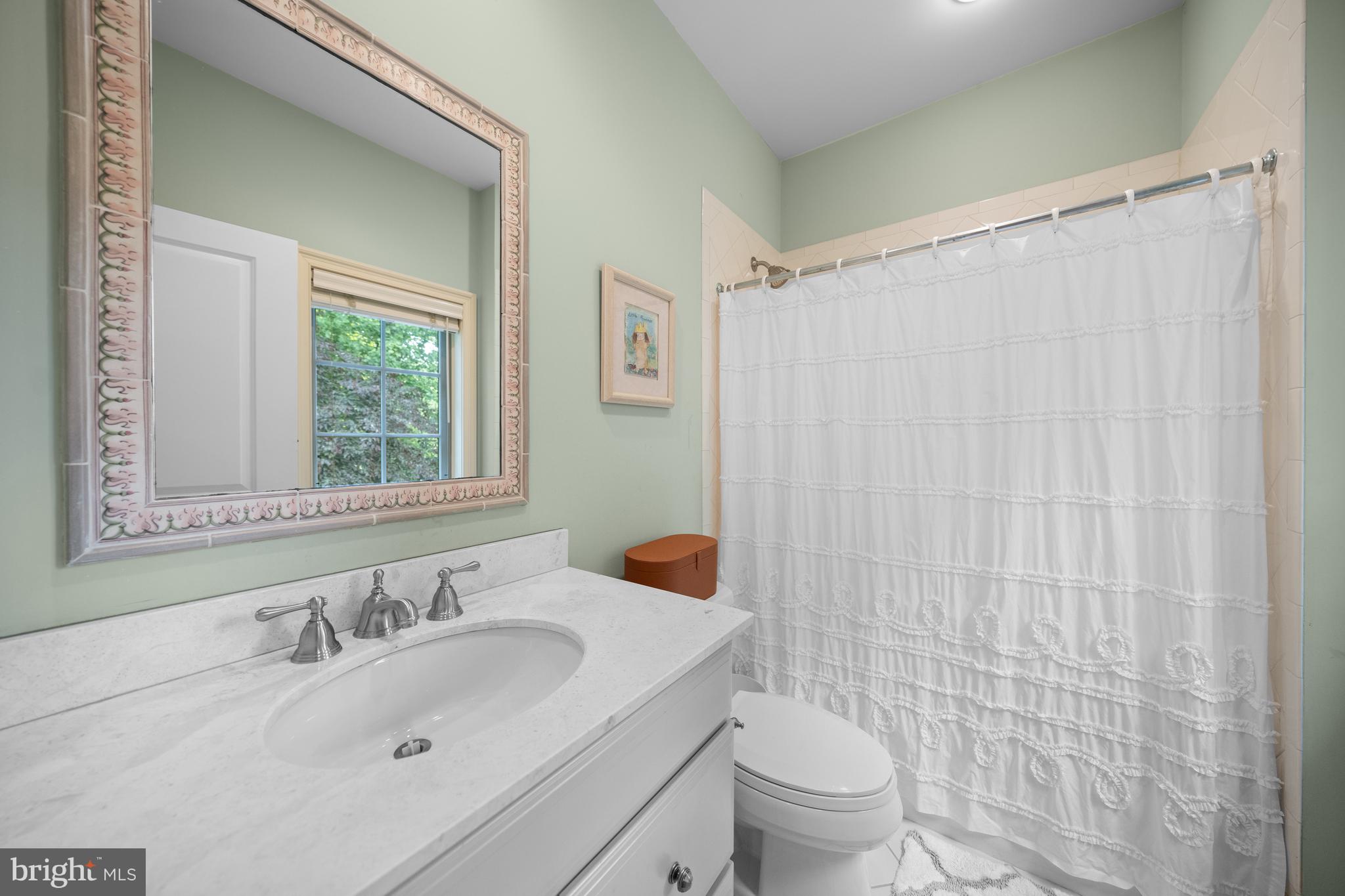 BRADLEY HILLS GROVE - Residential