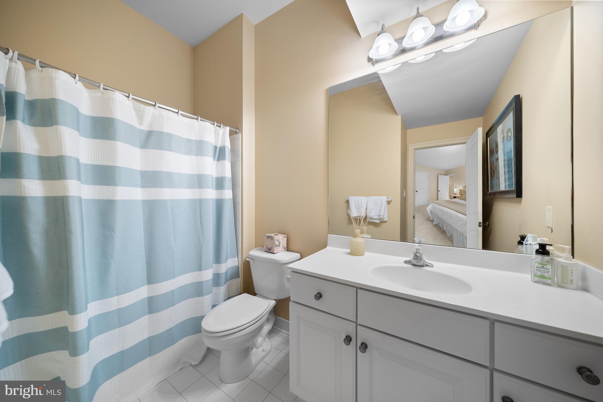 BRADLEY HILLS GROVE - Residential