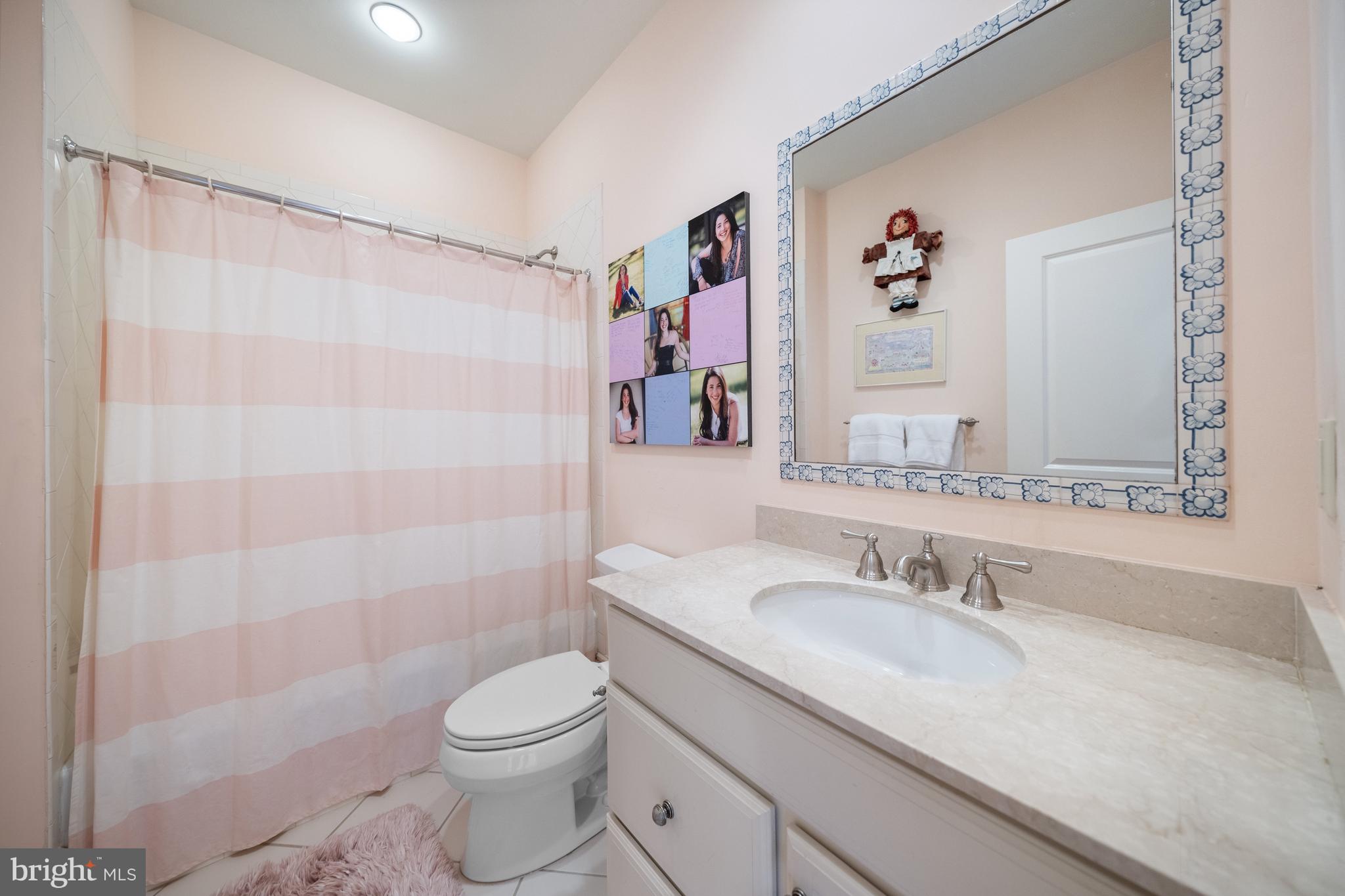 BRADLEY HILLS GROVE - Residential