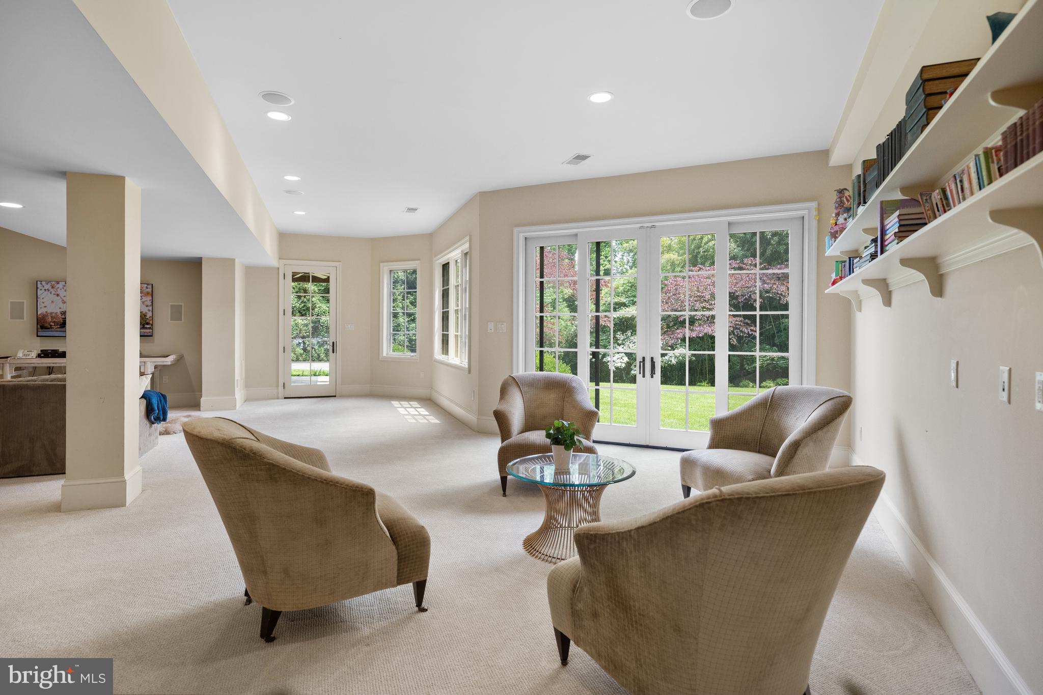 BRADLEY HILLS GROVE - Residential