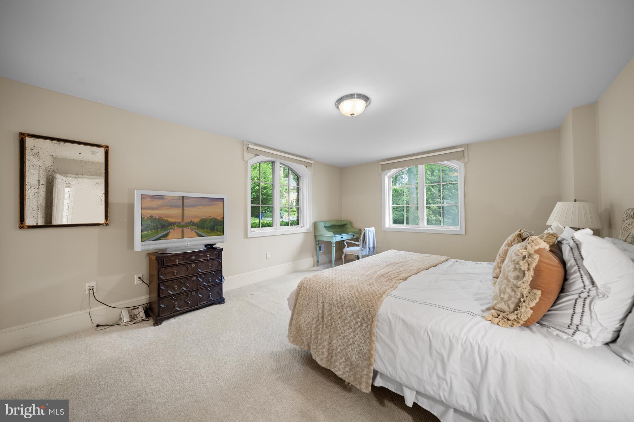 BRADLEY HILLS GROVE - Residential