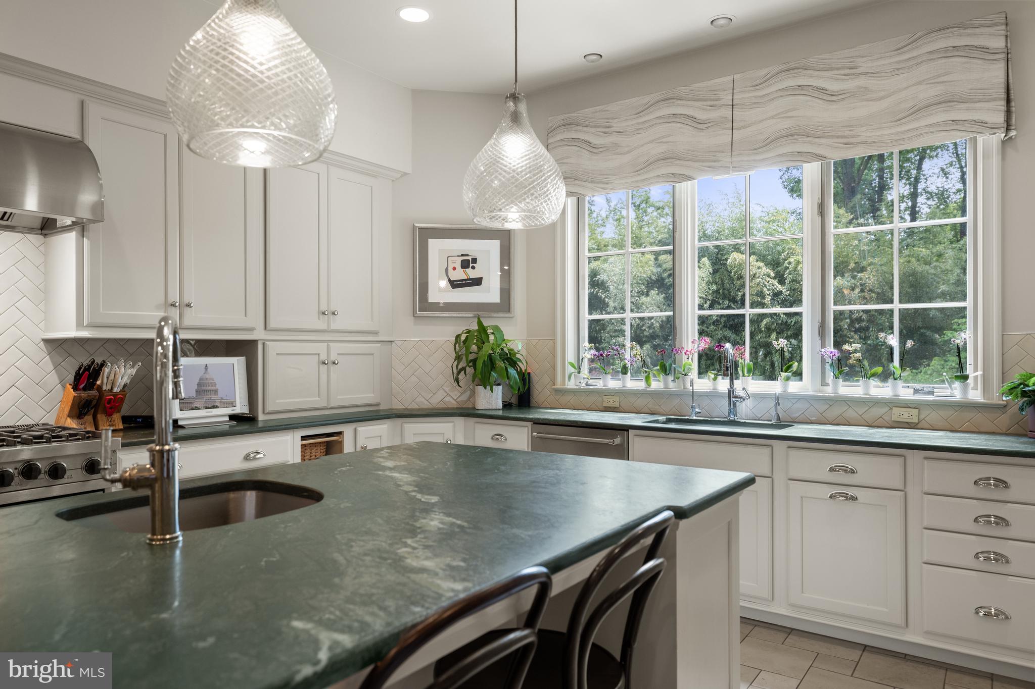 BRADLEY HILLS GROVE - Residential