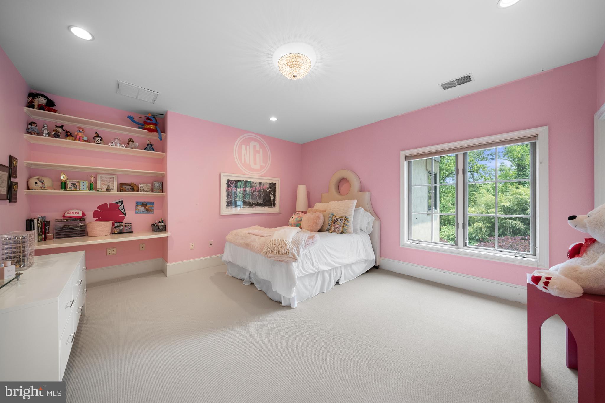 BRADLEY HILLS GROVE - Residential