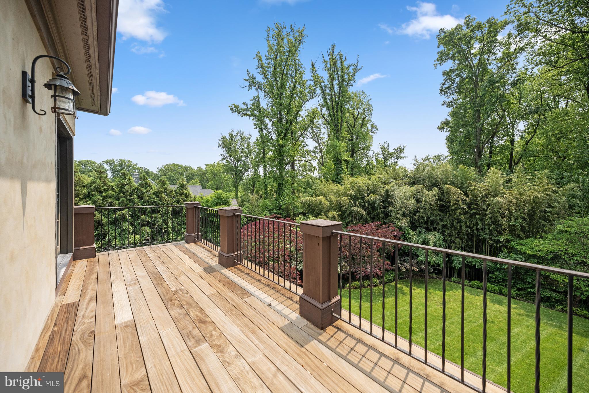 BRADLEY HILLS GROVE - Residential