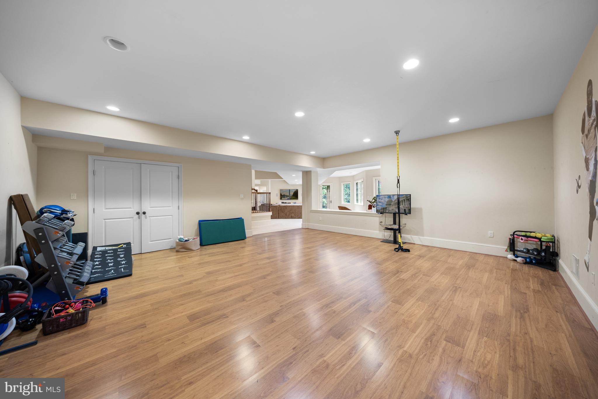 BRADLEY HILLS GROVE - Residential