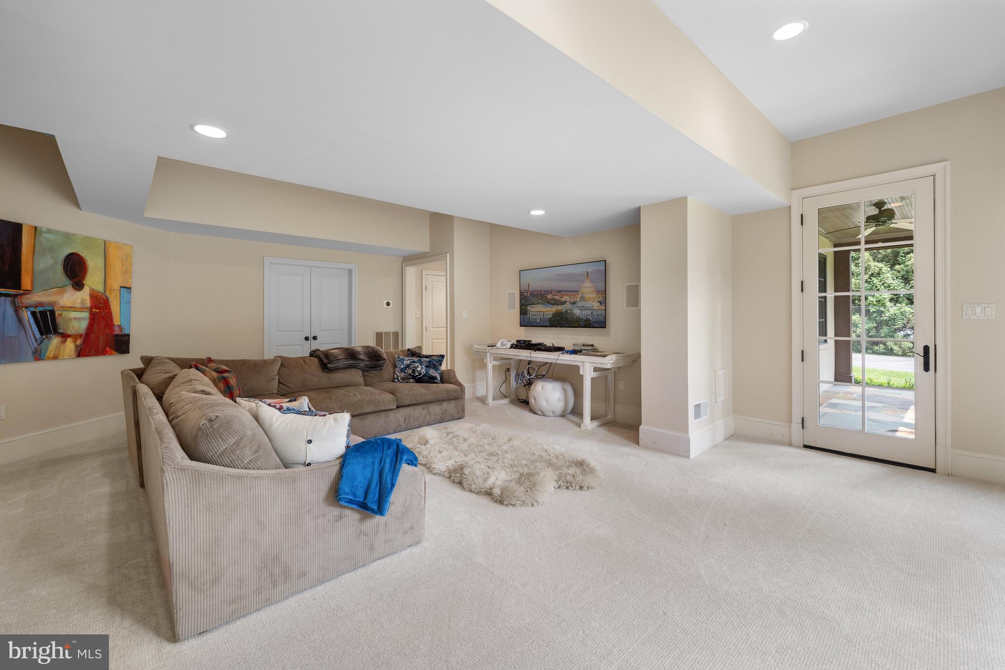 BRADLEY HILLS GROVE - Residential