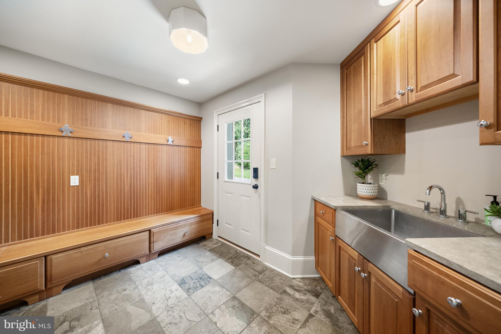 BRADLEY HILLS GROVE - Residential