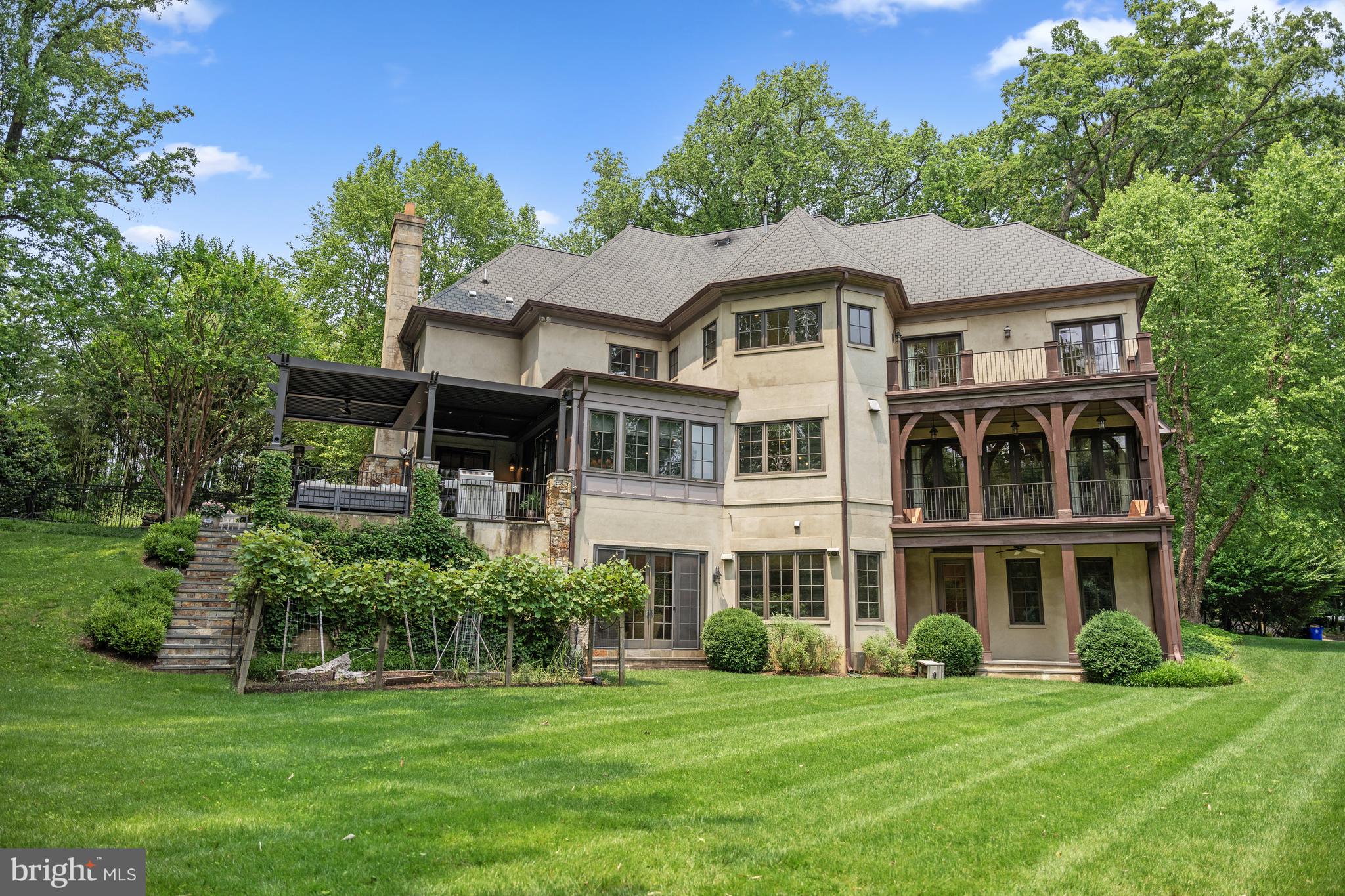 BRADLEY HILLS GROVE - Residential