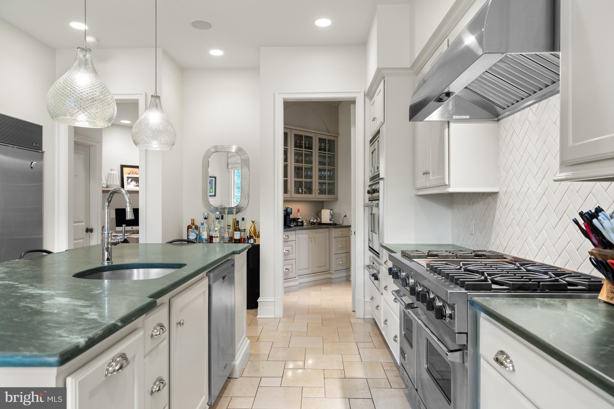 BRADLEY HILLS GROVE - Residential