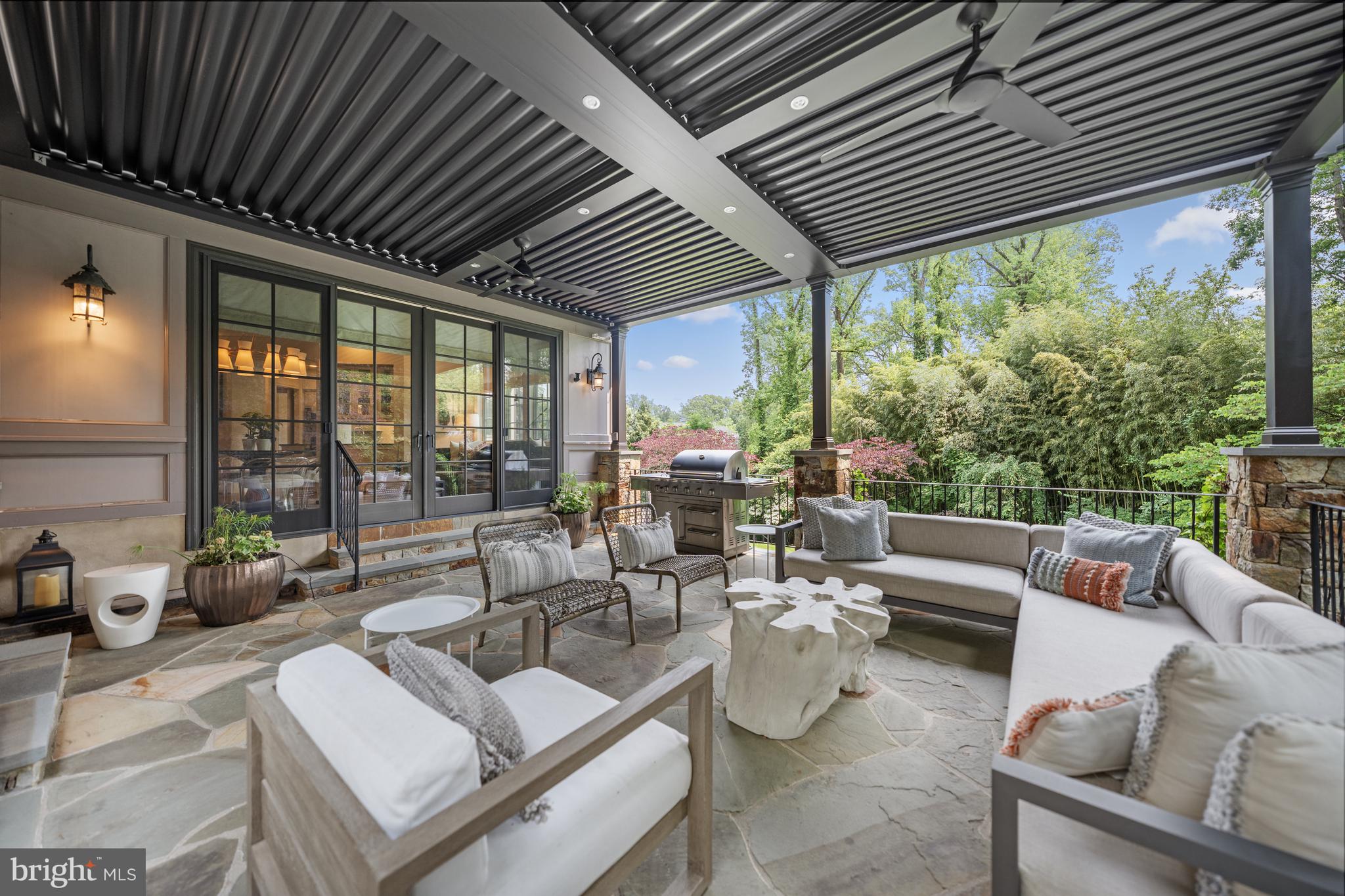 BRADLEY HILLS GROVE - Residential