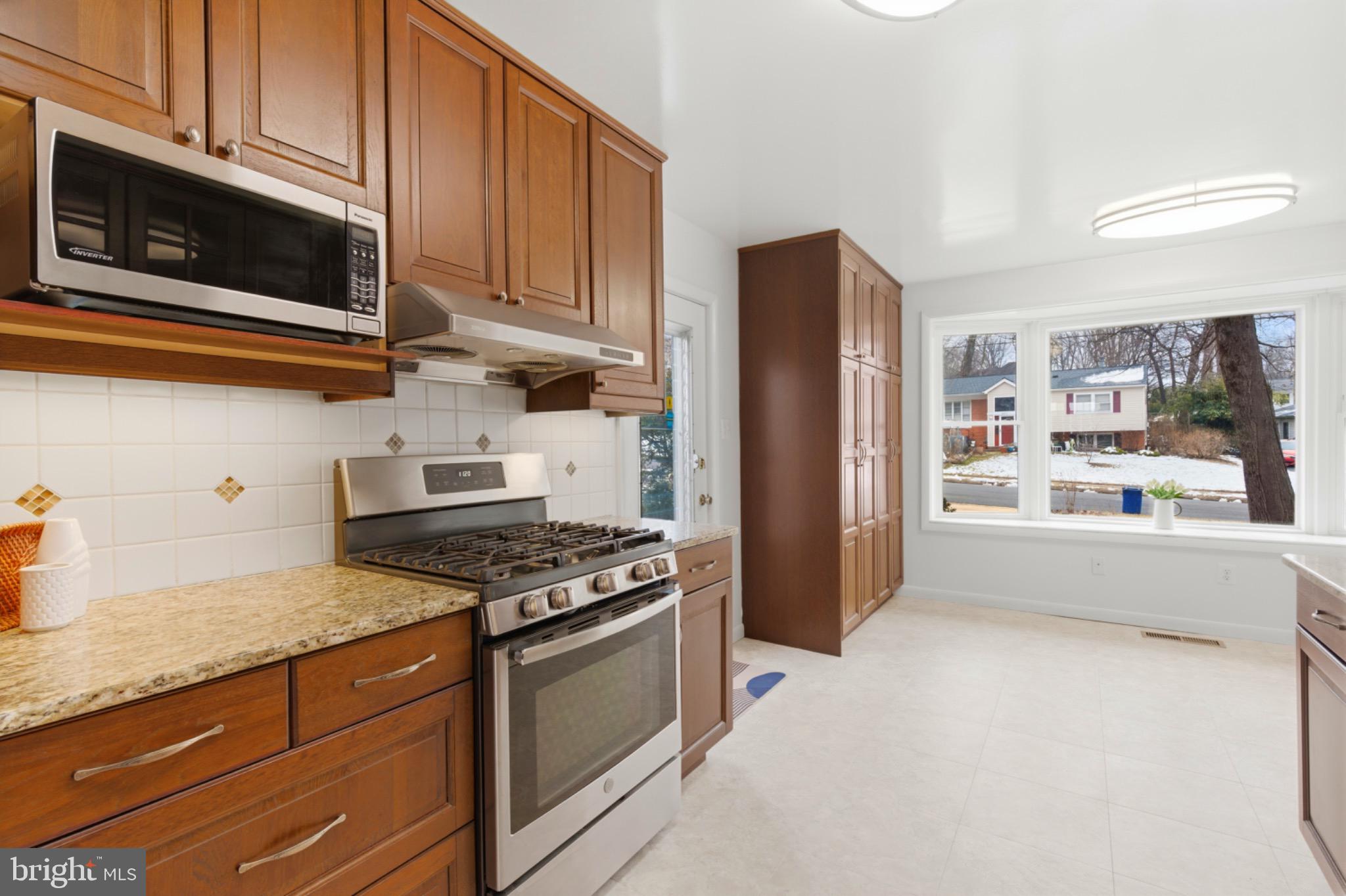 STONEWALL MANOR - Residential