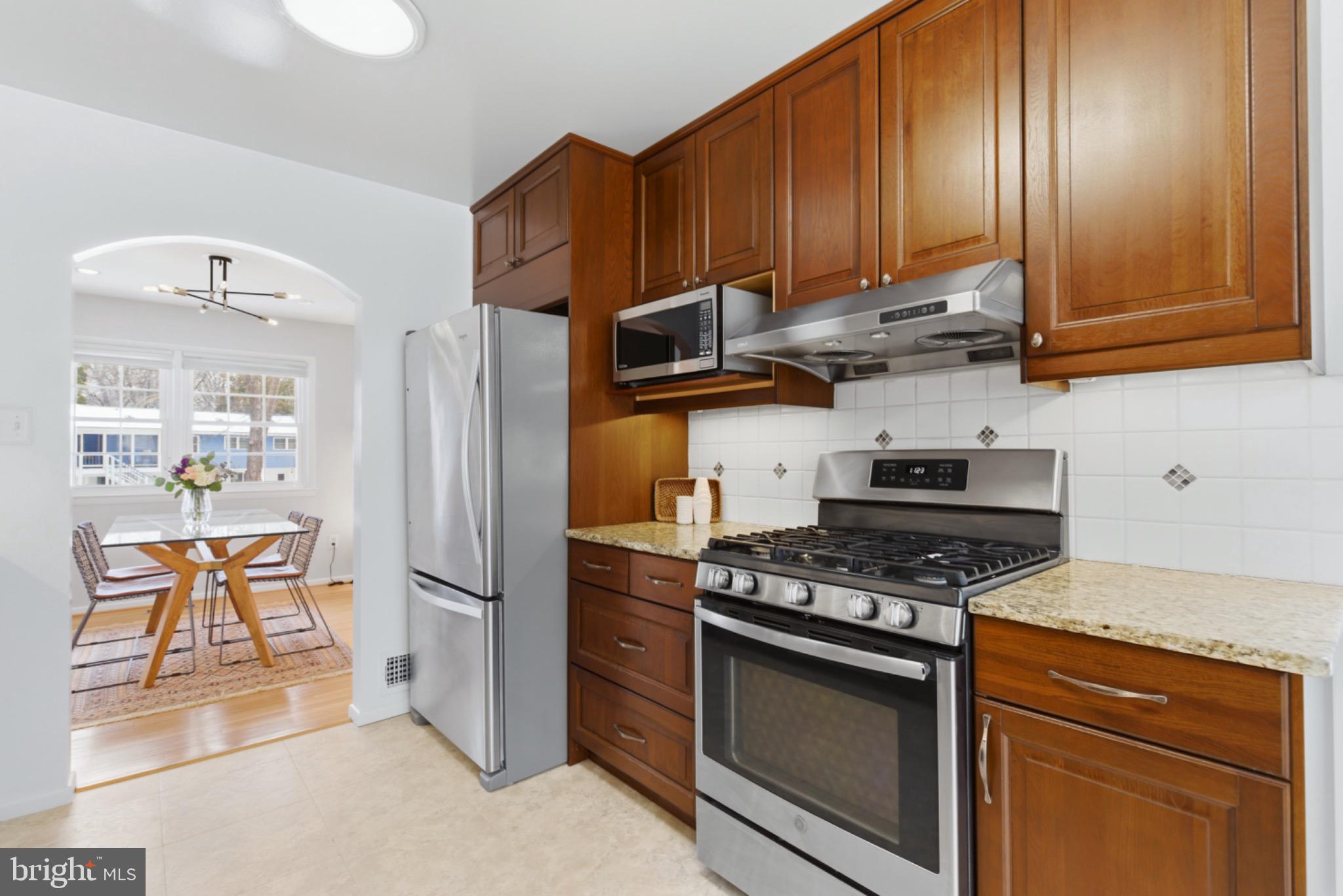 STONEWALL MANOR - Residential