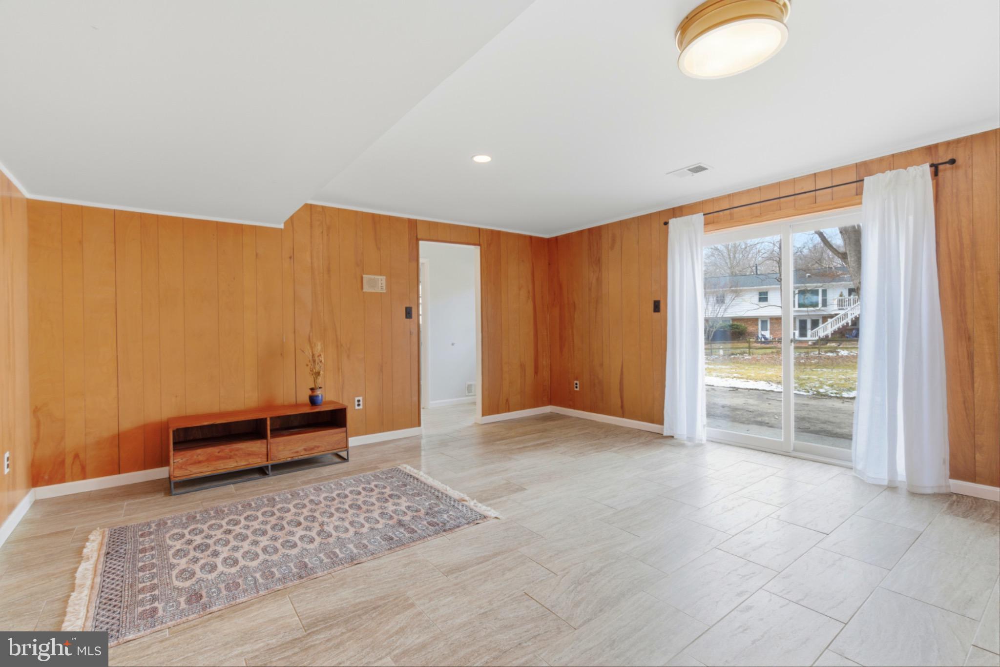 STONEWALL MANOR - Residential