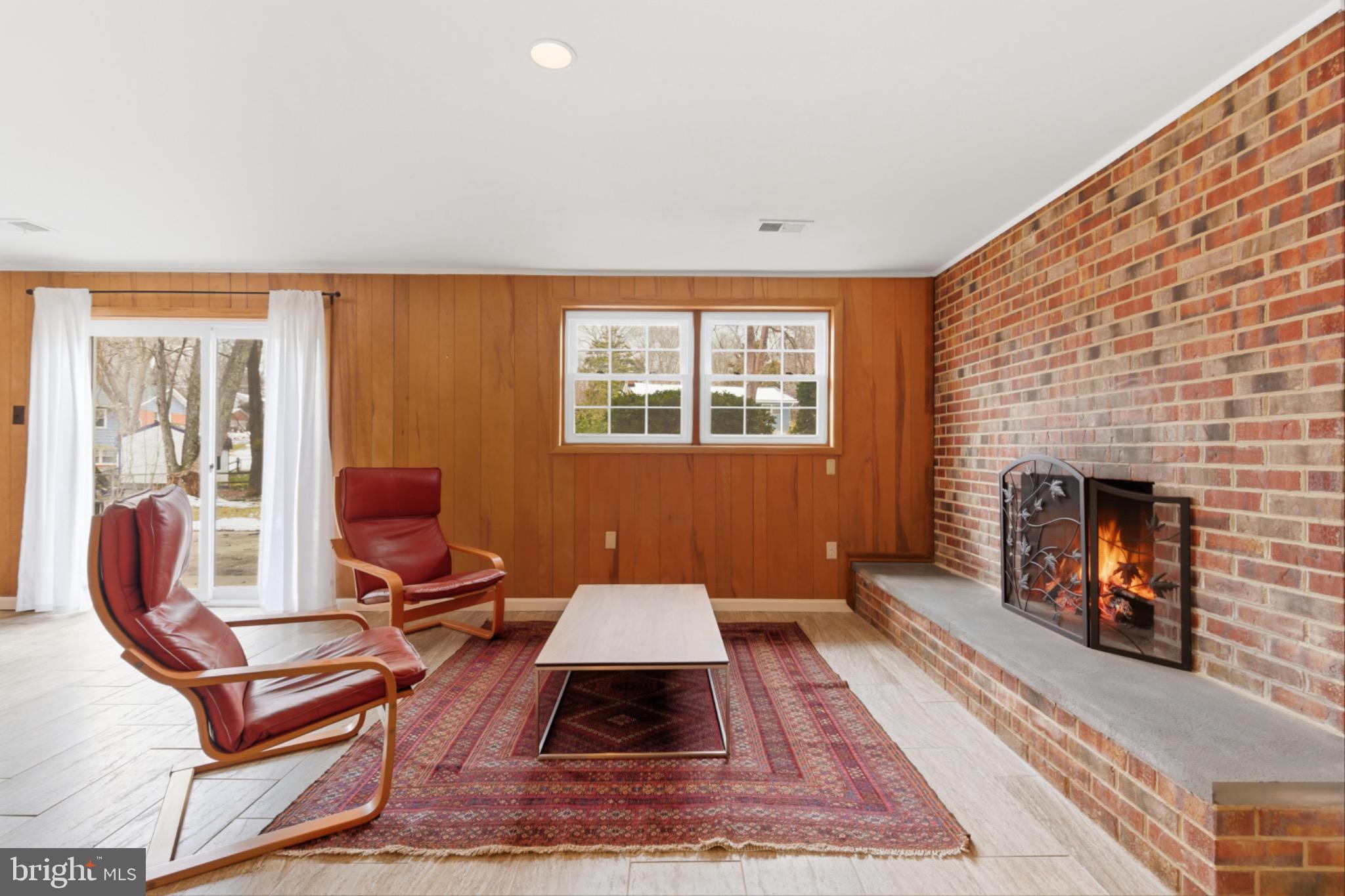 STONEWALL MANOR - Residential