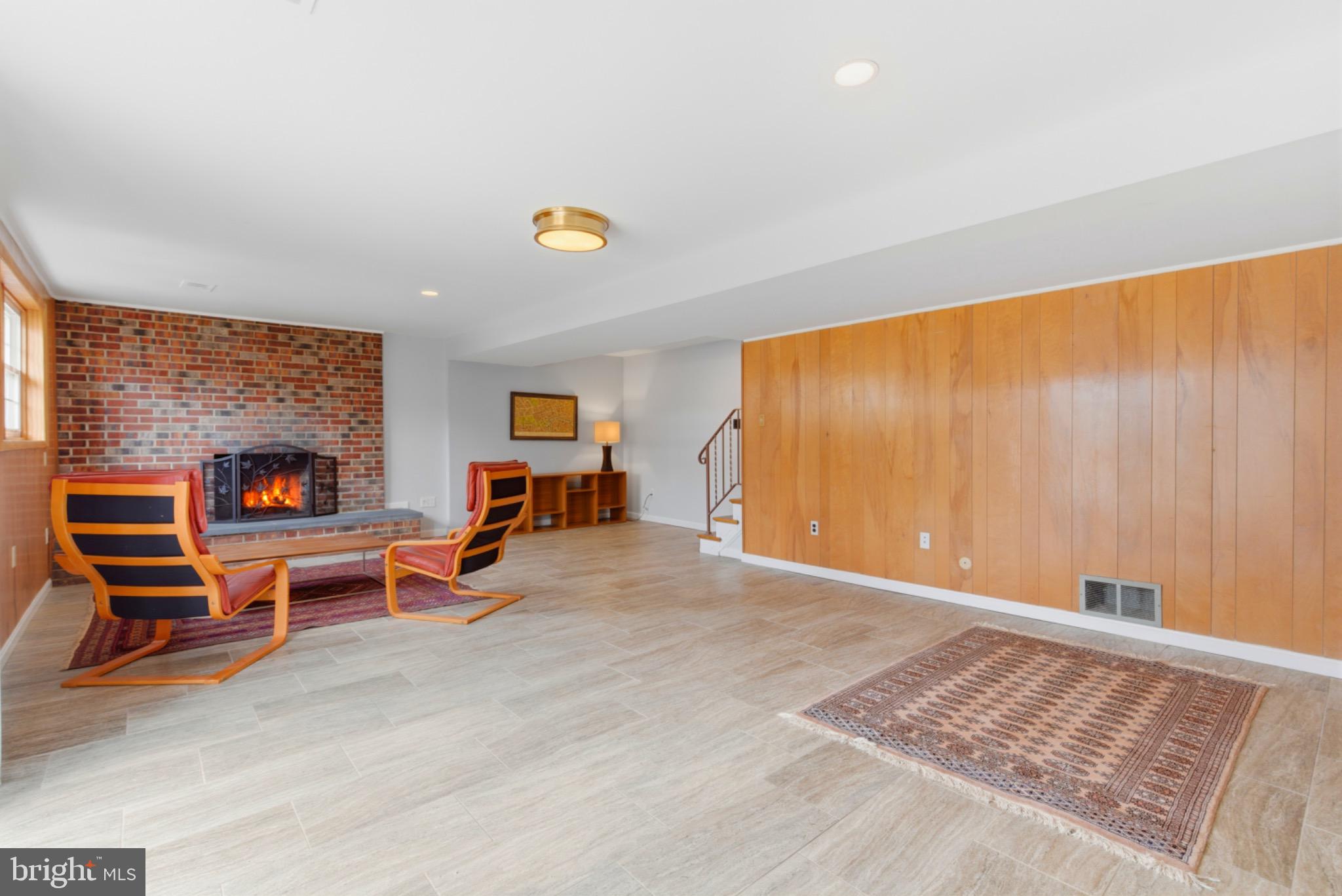 STONEWALL MANOR - Residential