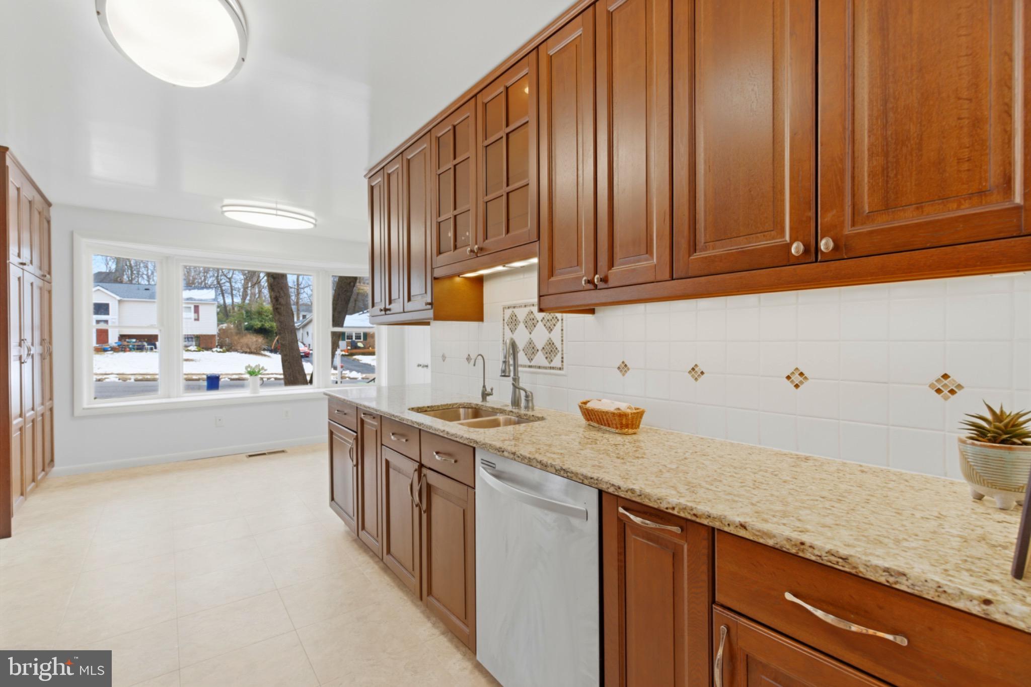 STONEWALL MANOR - Residential