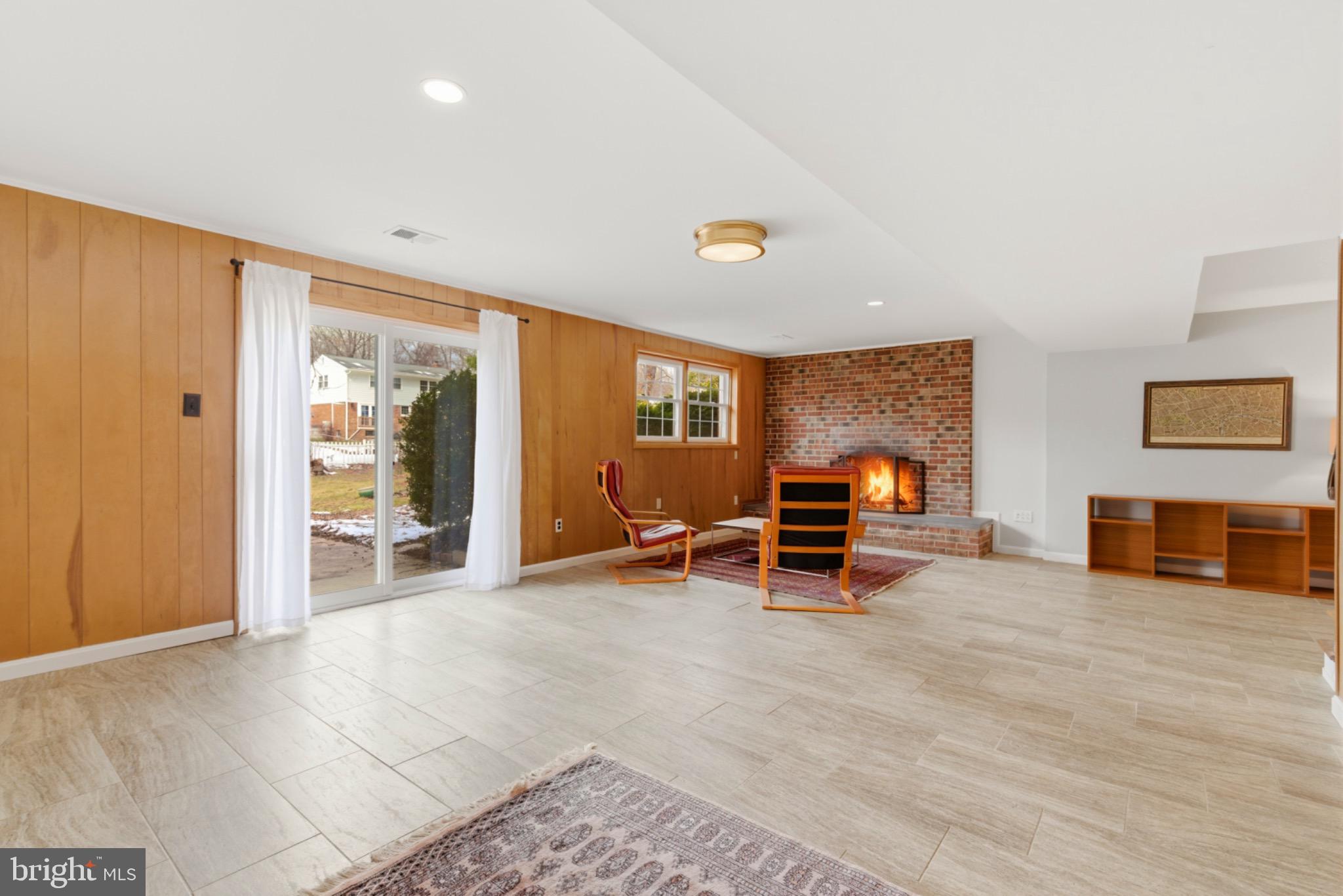 STONEWALL MANOR - Residential