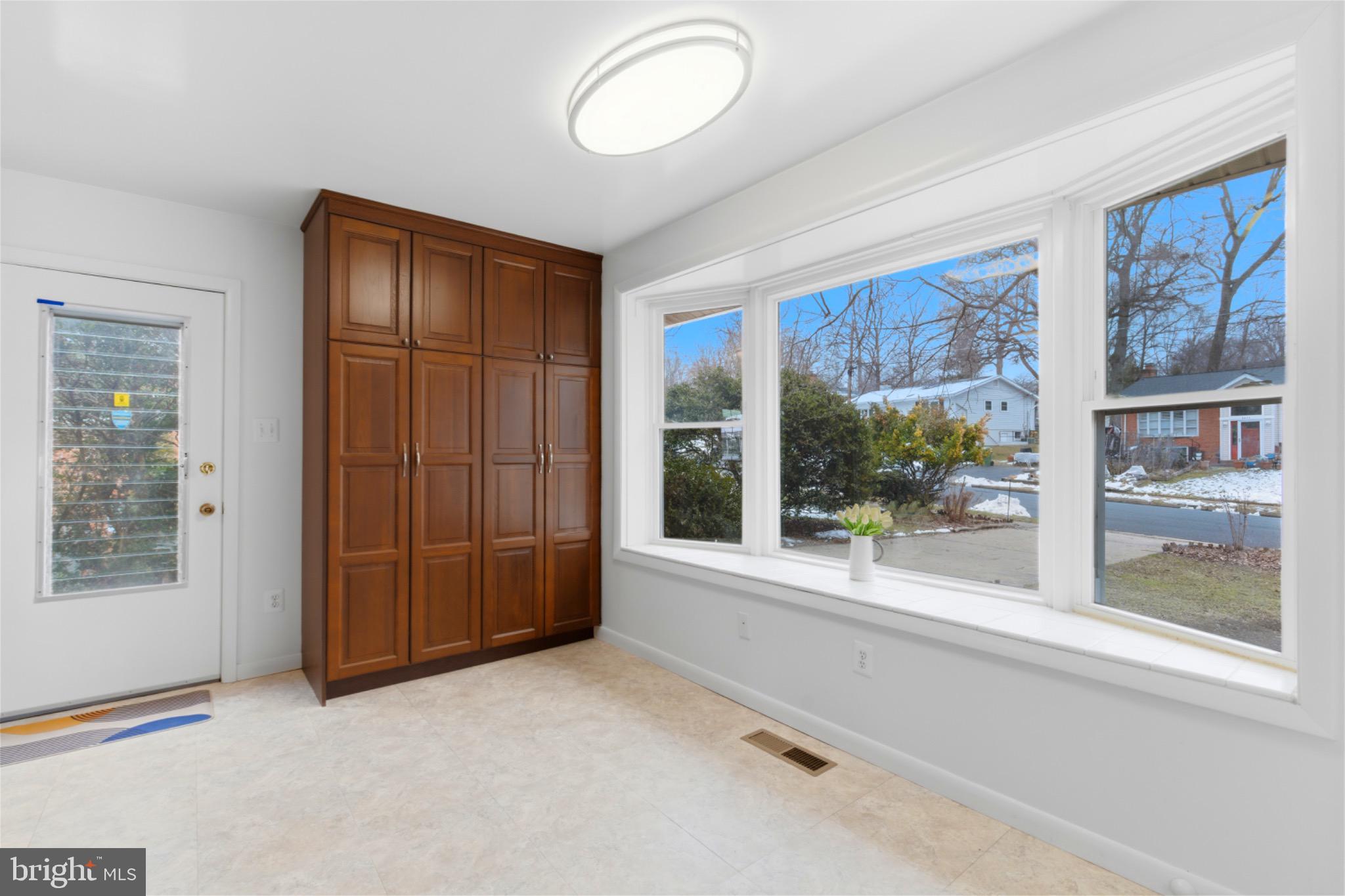 STONEWALL MANOR - Residential