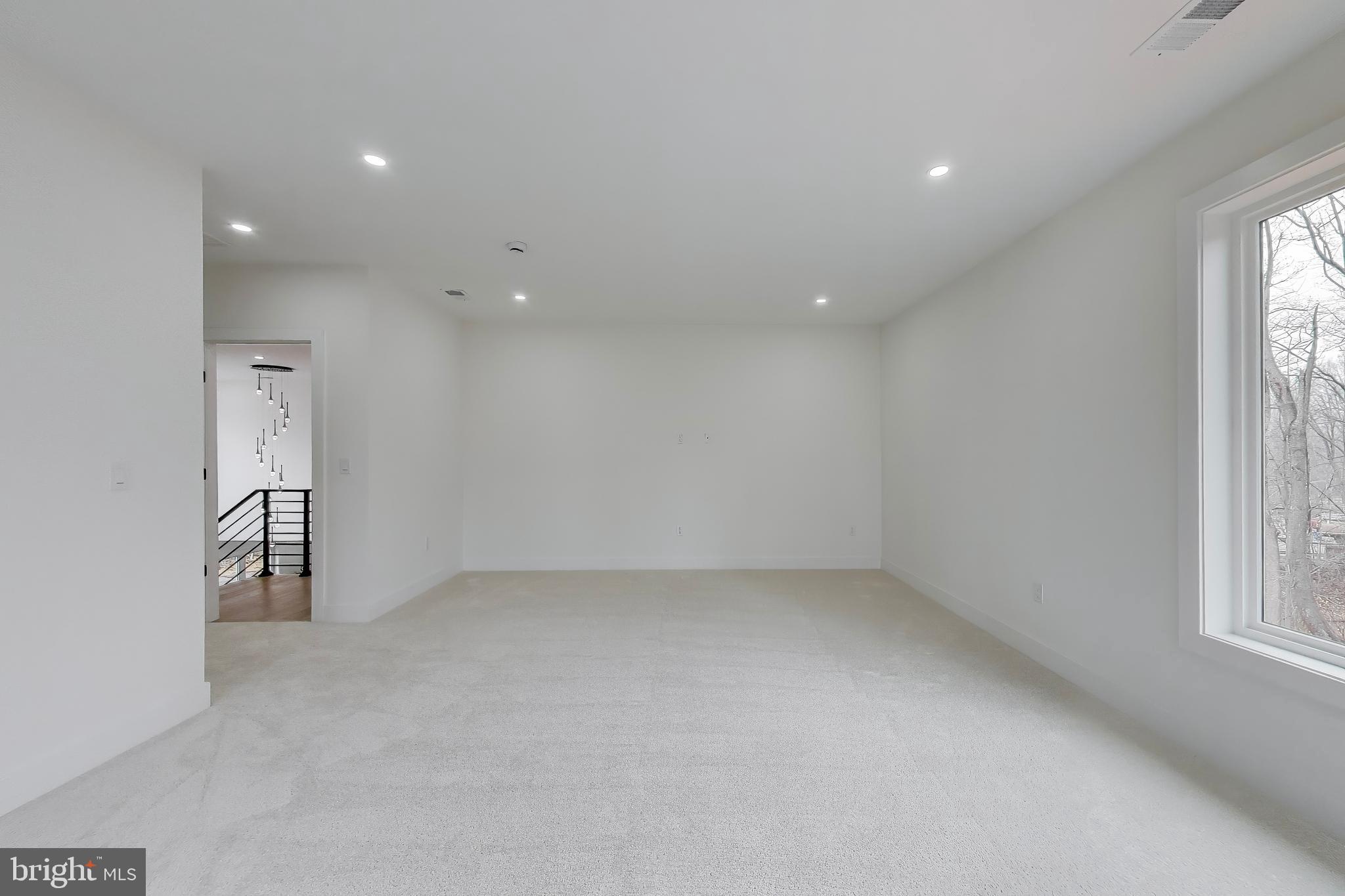 YATES FORD - Residential