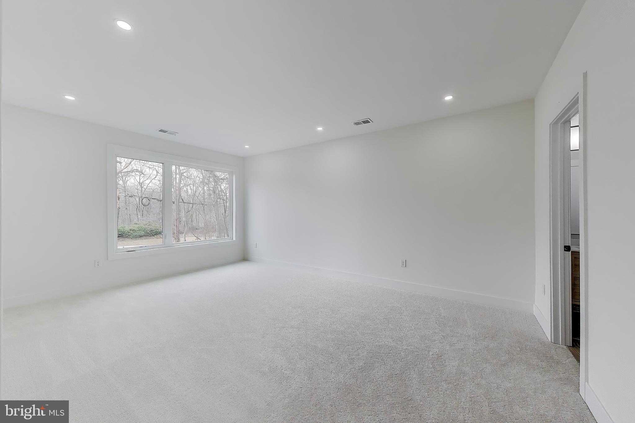 YATES FORD - Residential