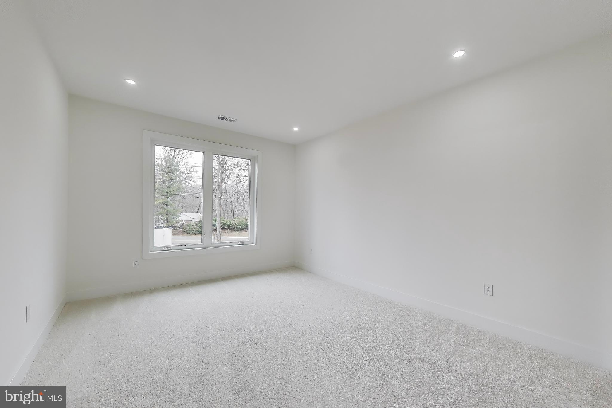 YATES FORD - Residential