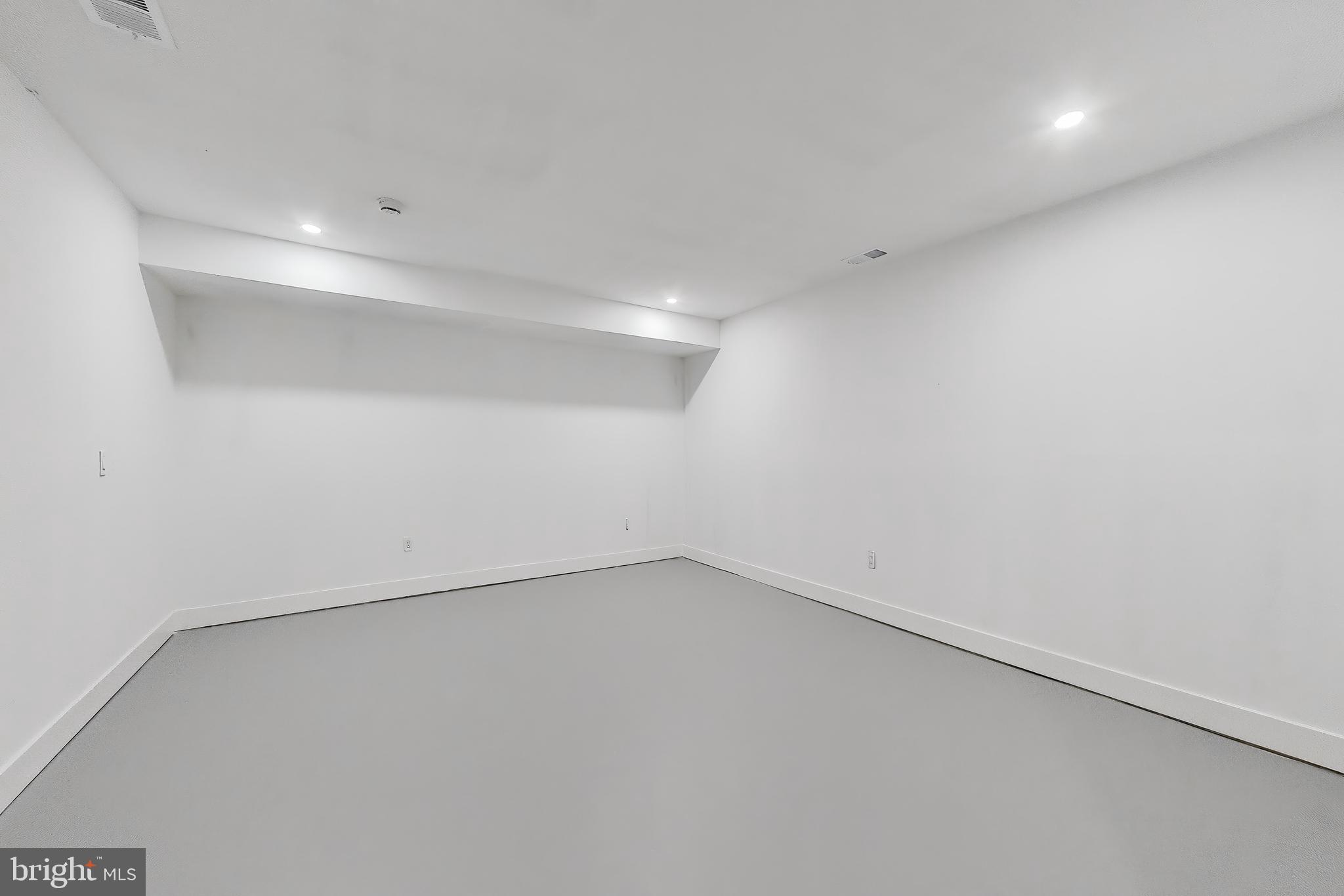 YATES FORD - Residential