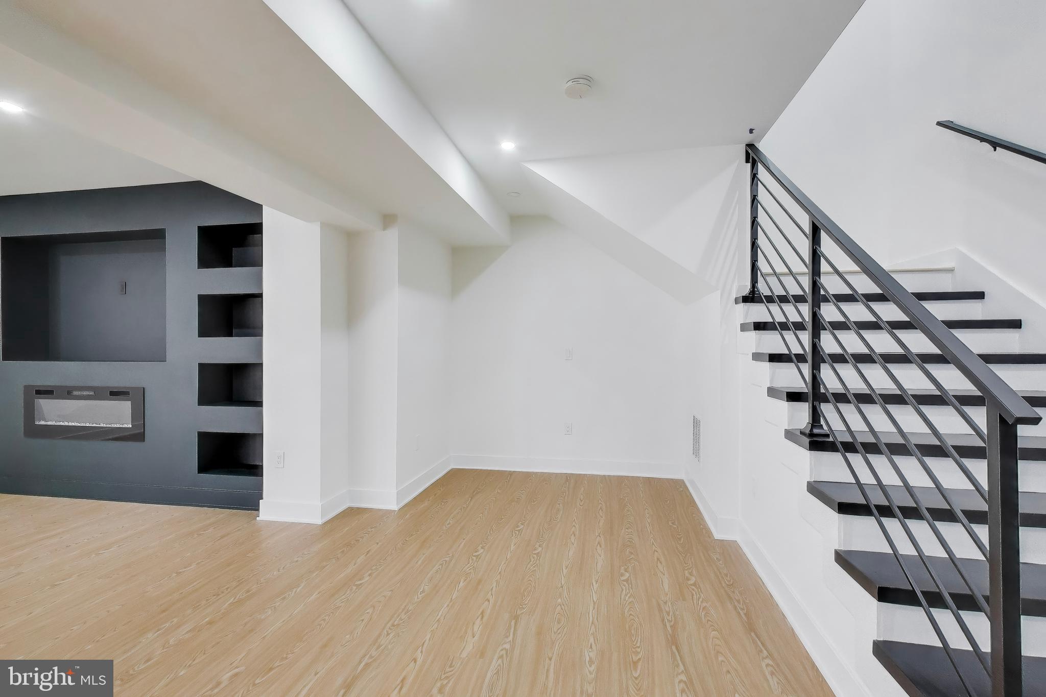 YATES FORD - Residential