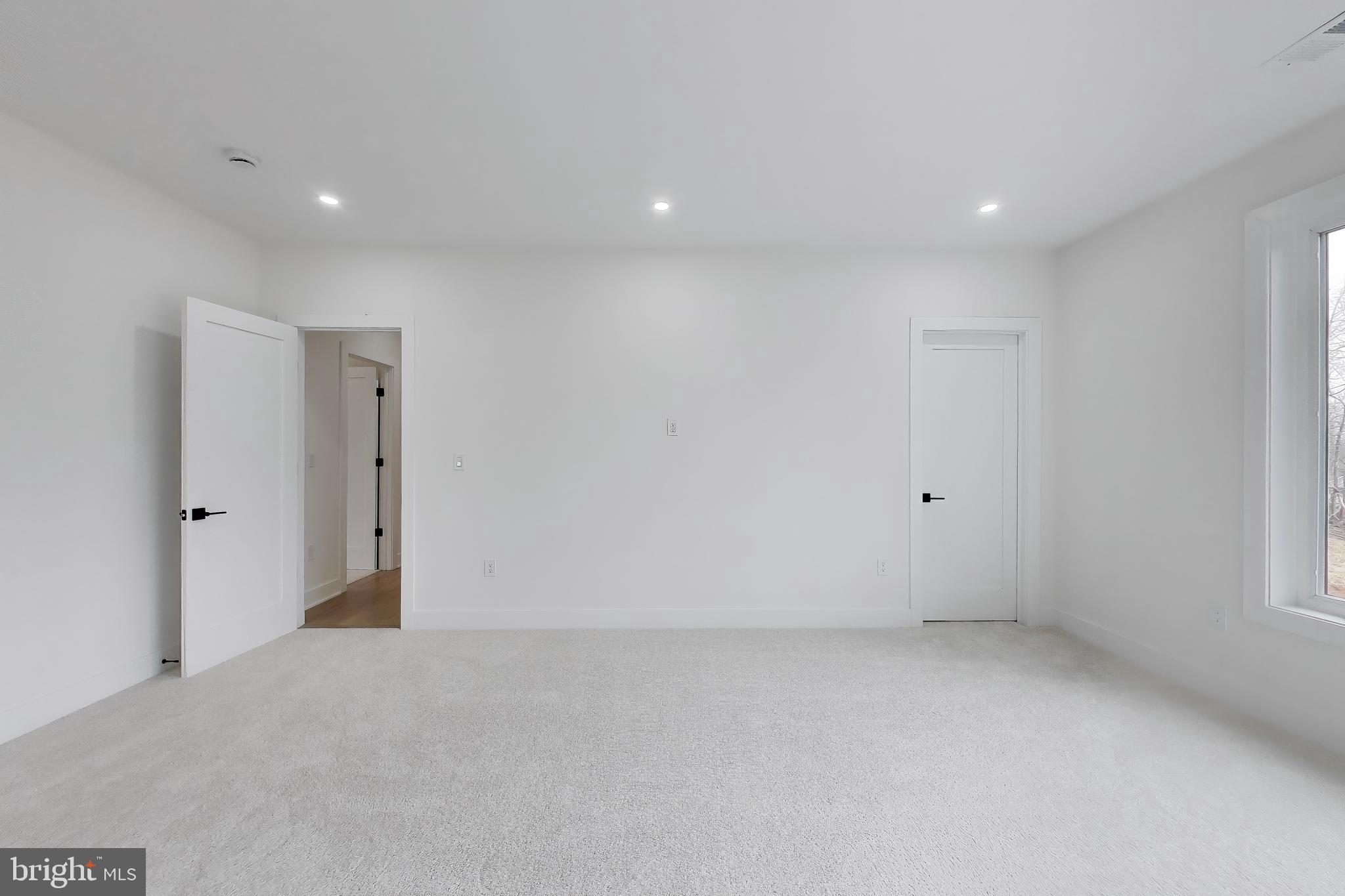 YATES FORD - Residential