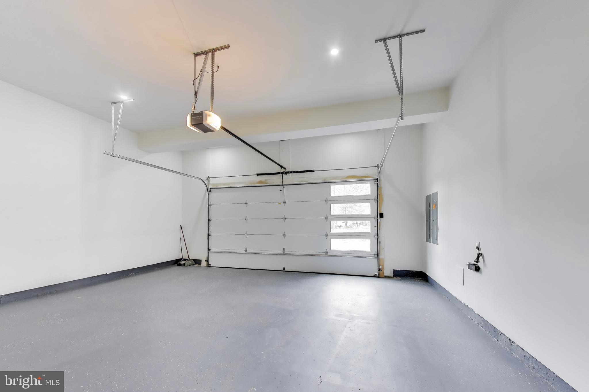 YATES FORD - Residential