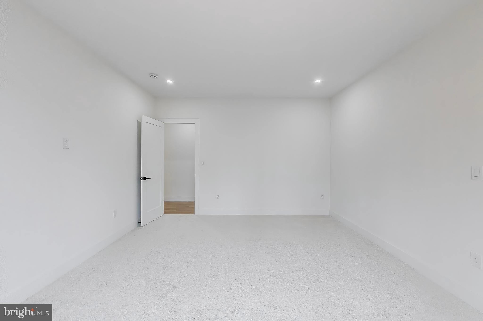 YATES FORD - Residential