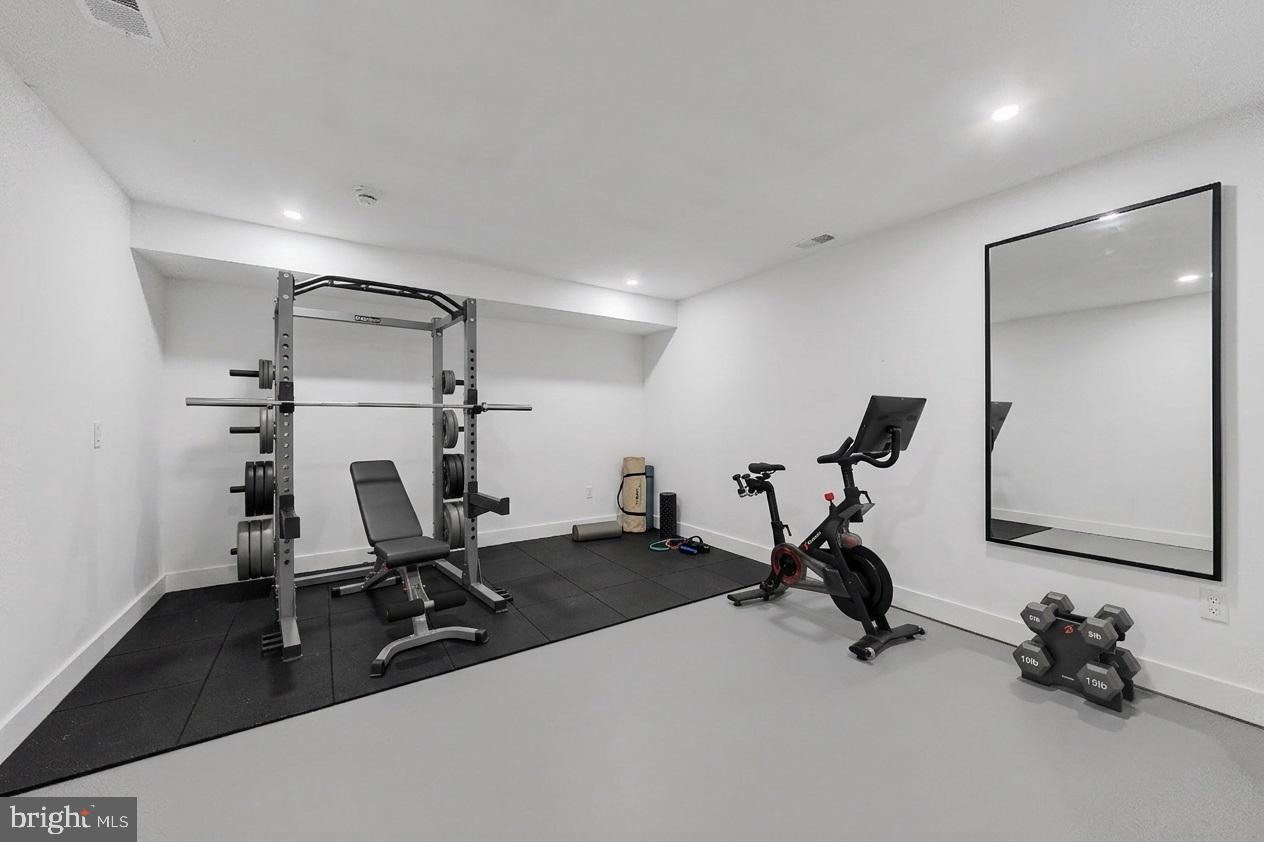 YATES FORD - Residential